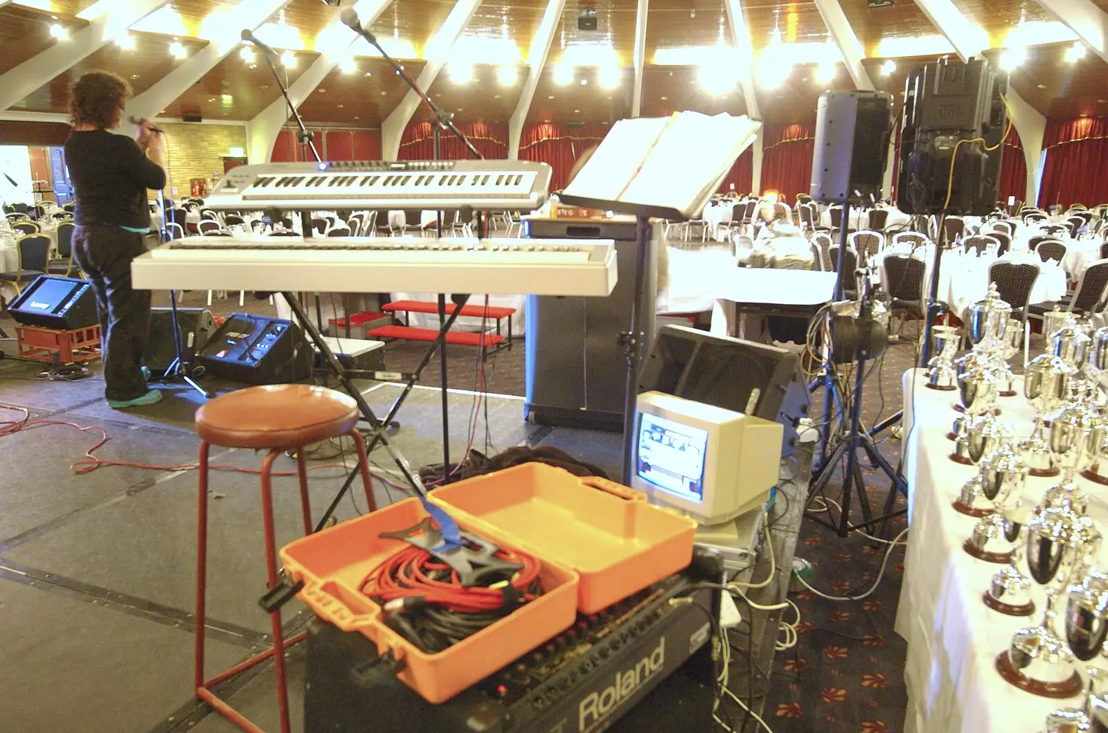 Nosher's keyboards are all set up, from The BBs On Tour, Gatwick Copthorne, West Sussex - 24th November 2007