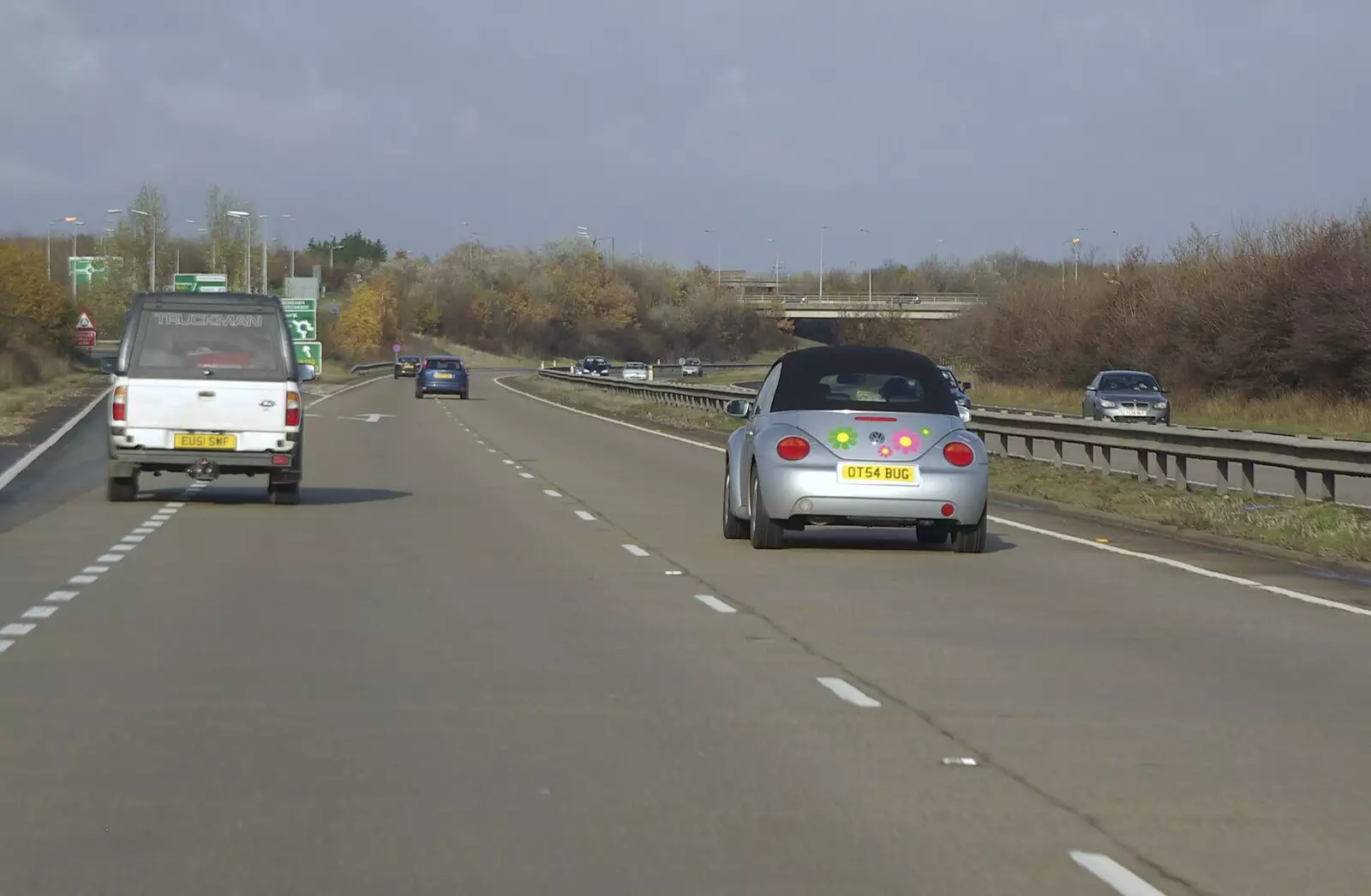 A new Beetle with flowers on it, from The BBs On Tour, Gatwick Copthorne, West Sussex - 24th November 2007