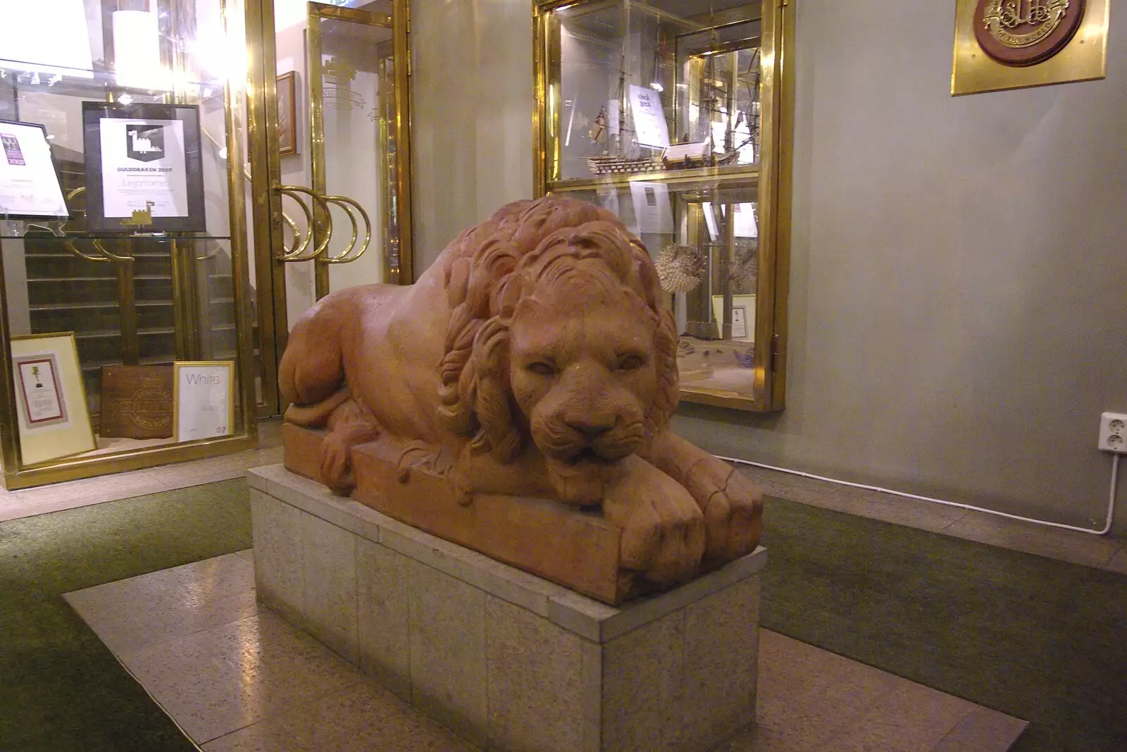 A scary lion in the hotel lobby, from Gamla Stan, Stockholm, Sweden - 15th December 2007