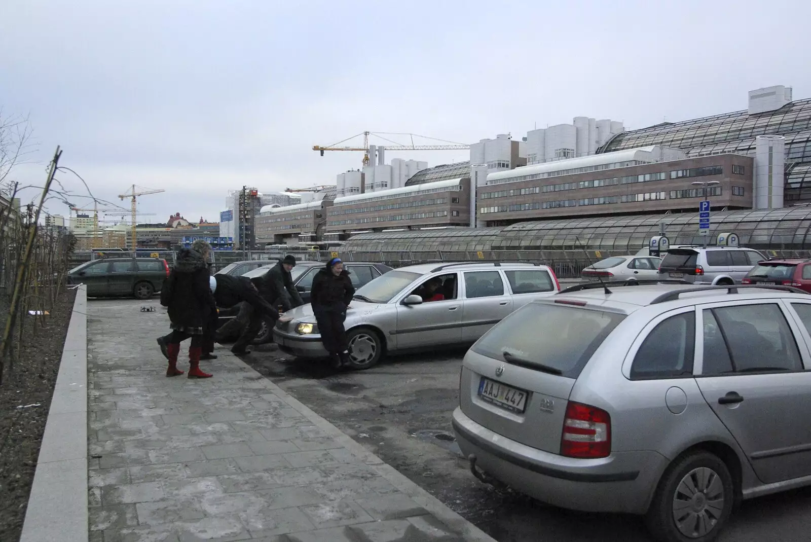 Nosher helps get a car out from an ice trap, from A Few Hours in Skansen, Stockholm, Sweden - 17th December 2007