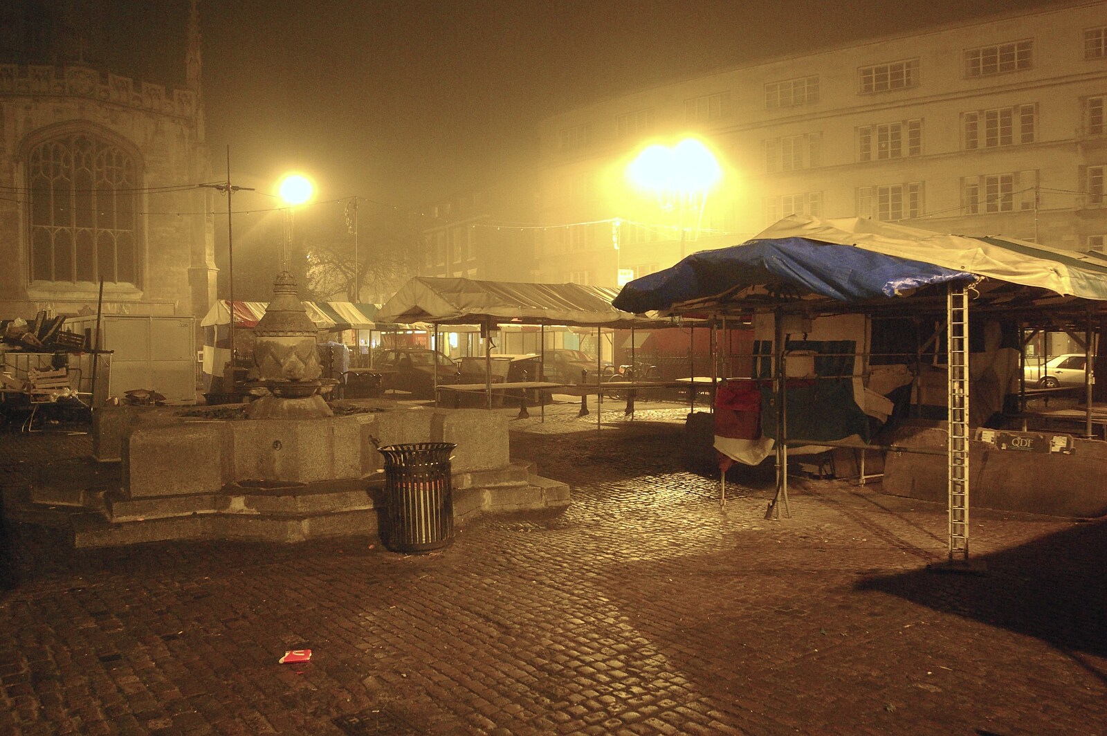 Deserted market stalls lurk in the fog from Taptu's Christmas Bash, La Raza, Cambridge - 21st December 2007