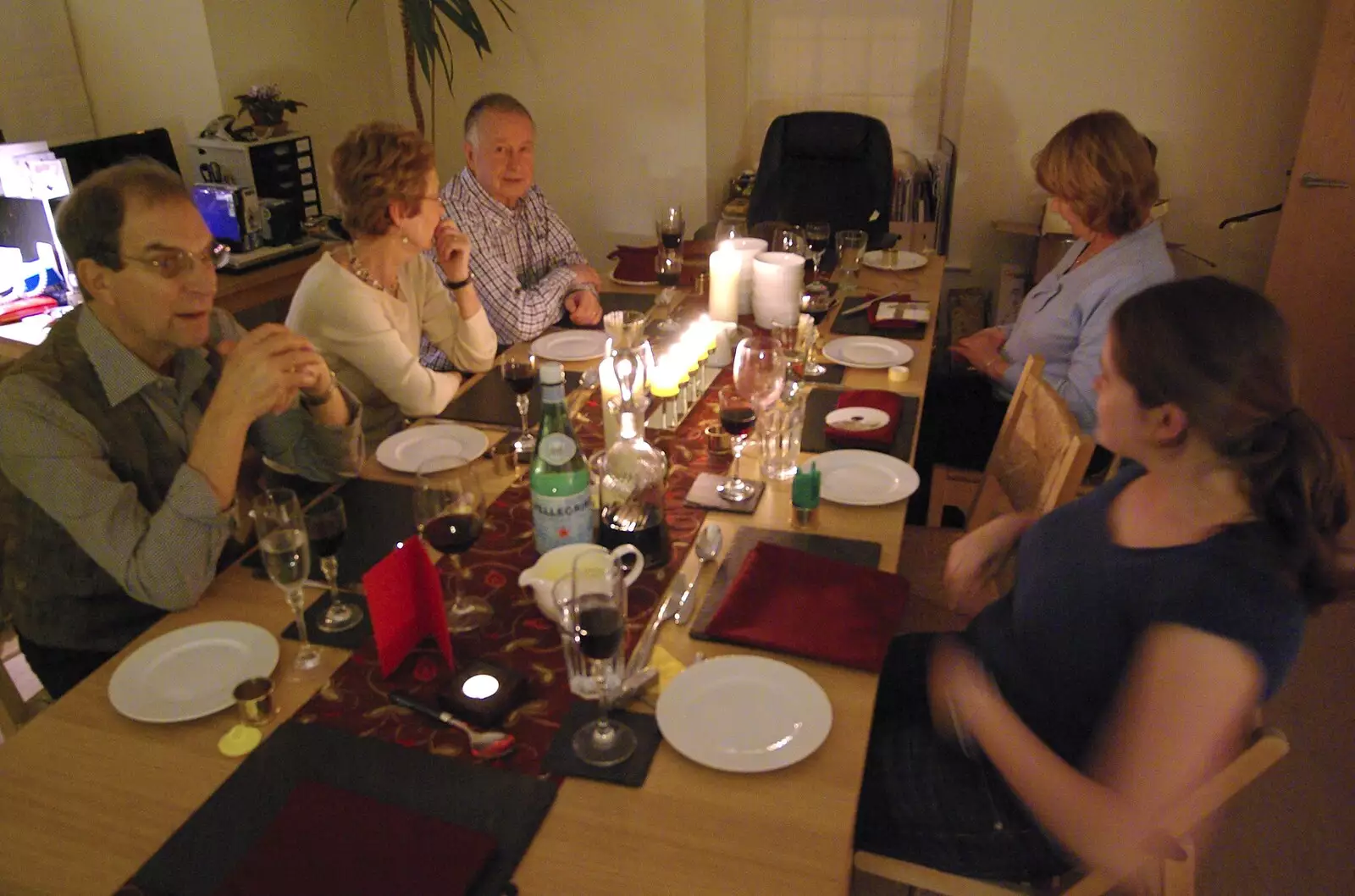 Candle-lit pudding, from Christmas at Sis and Matt's, Chagford, Devon - 25th December 2007