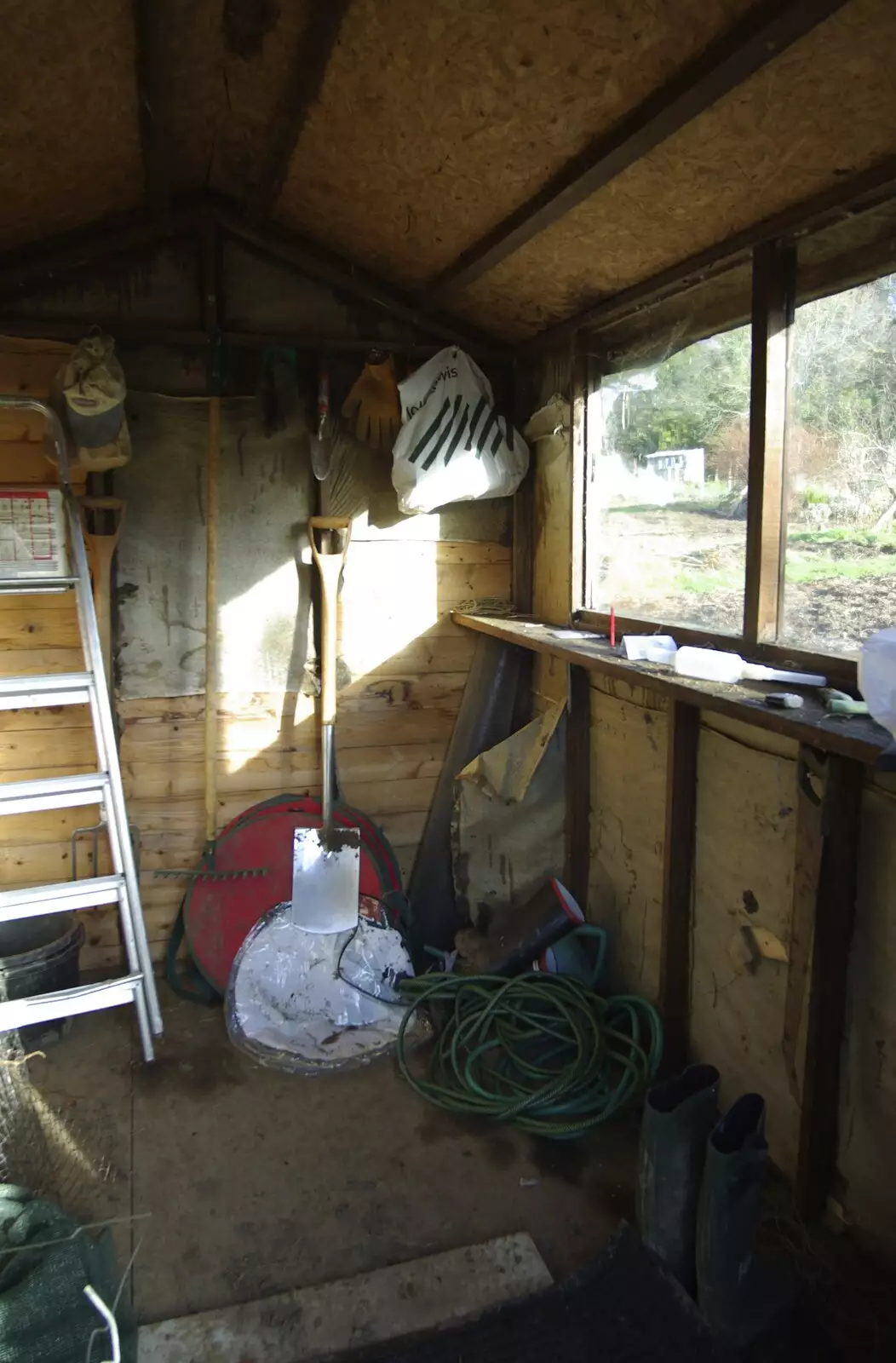 Matt's shed, from Matt's Allotment and Meldon Hill, Chagford, Devon - 26th December 2007