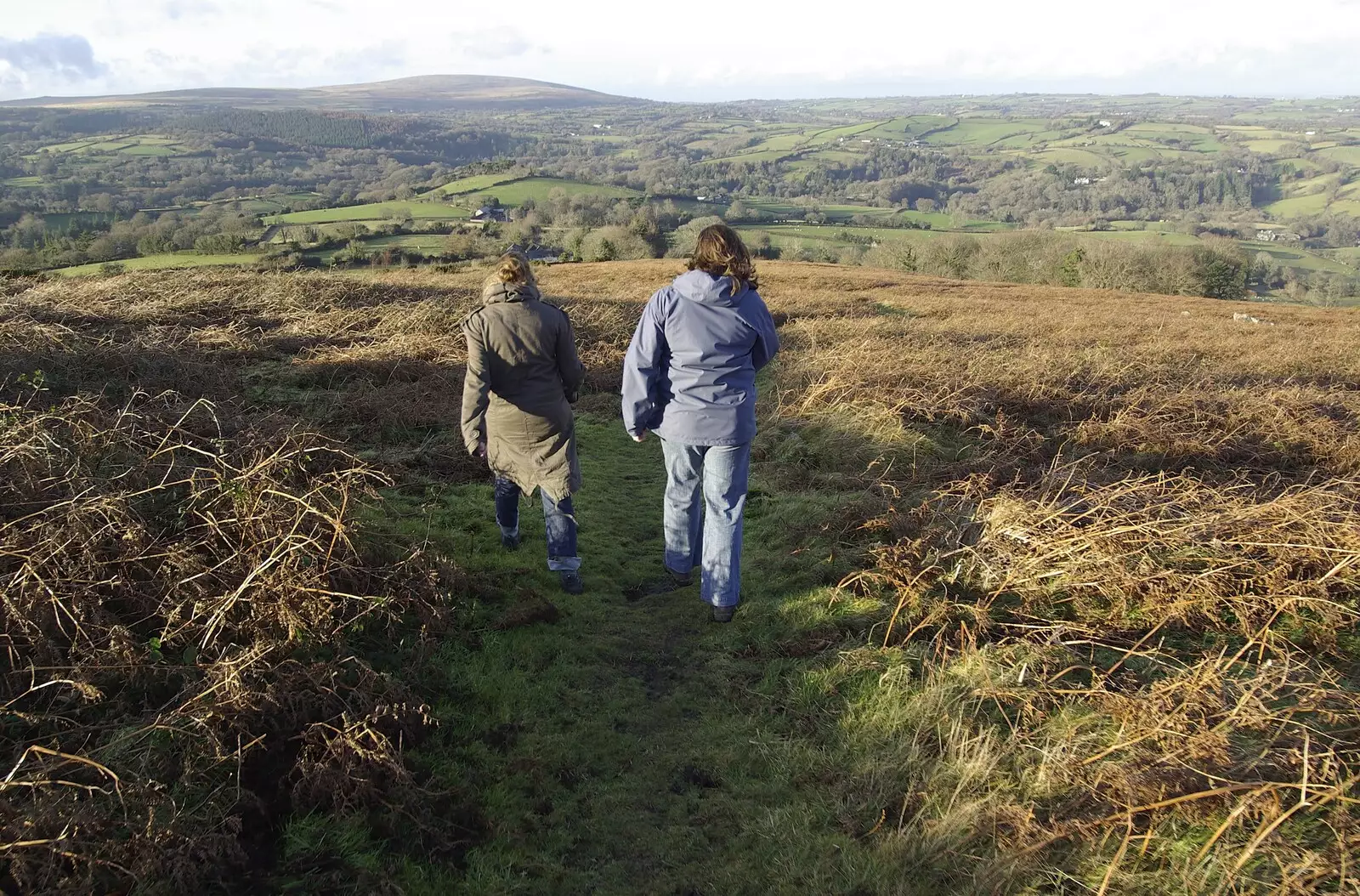 We head off back down the hill, from Matt's Allotment and Meldon Hill, Chagford, Devon - 26th December 2007