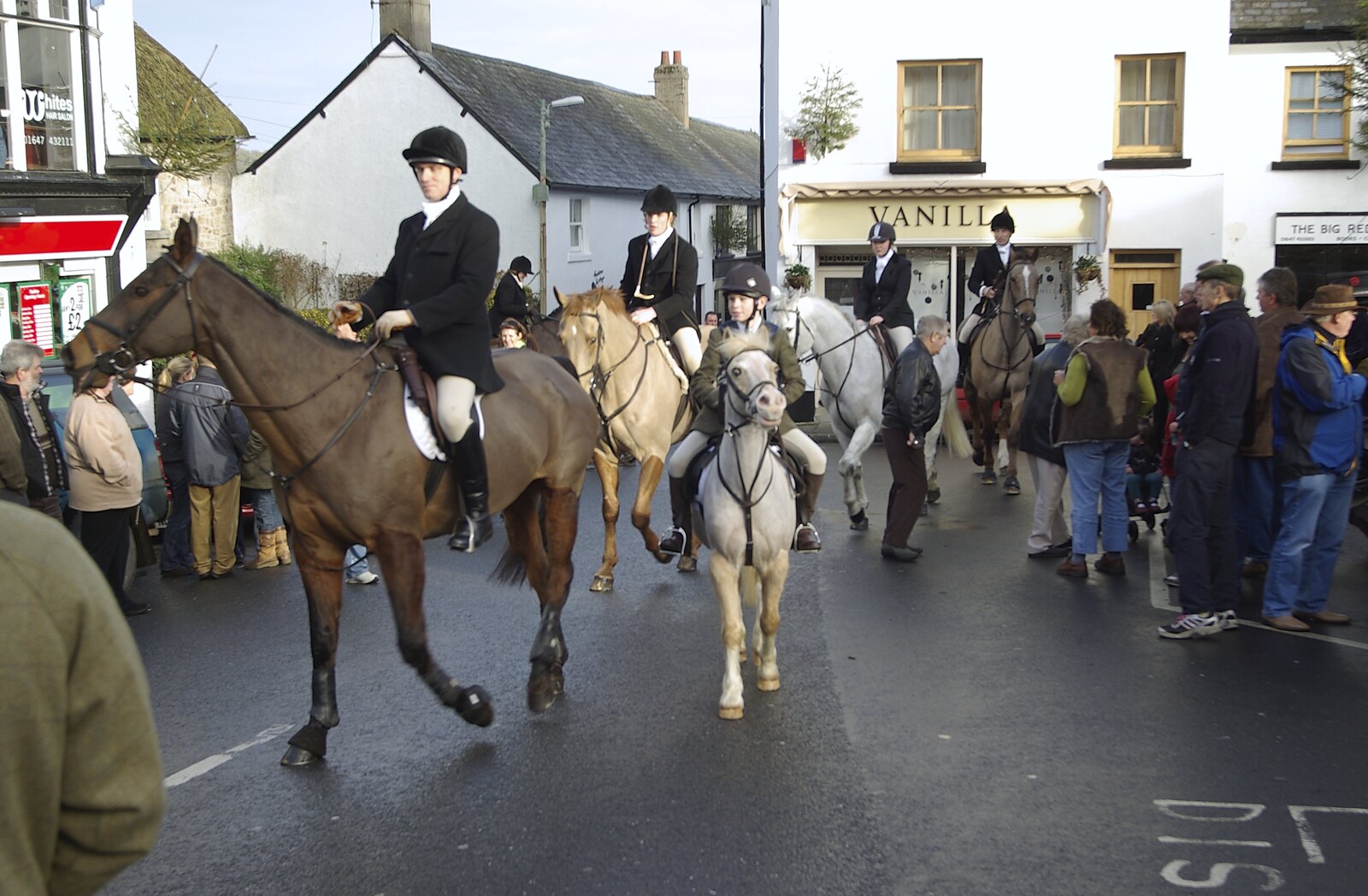 More riders join the throng from A Boxing Day Hunt, Chagford, Devon - 26th December 2007