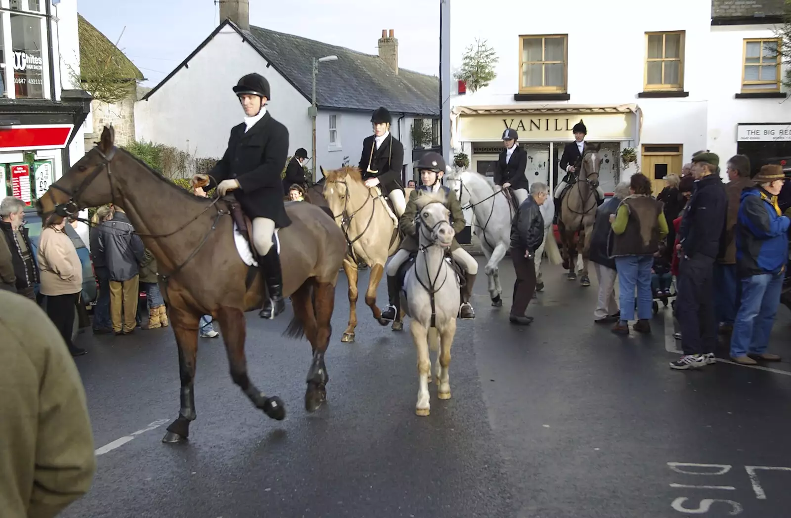 More riders join the throng, from A Boxing Day Hunt, Chagford, Devon - 26th December 2007