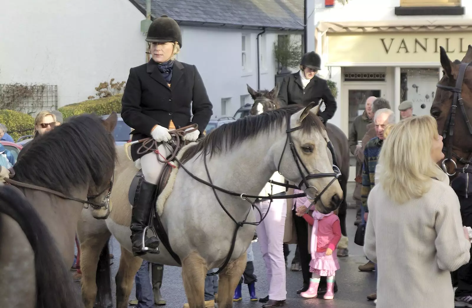 Jennifer Saunders and her rather nice horse, from A Boxing Day Hunt, Chagford, Devon - 26th December 2007