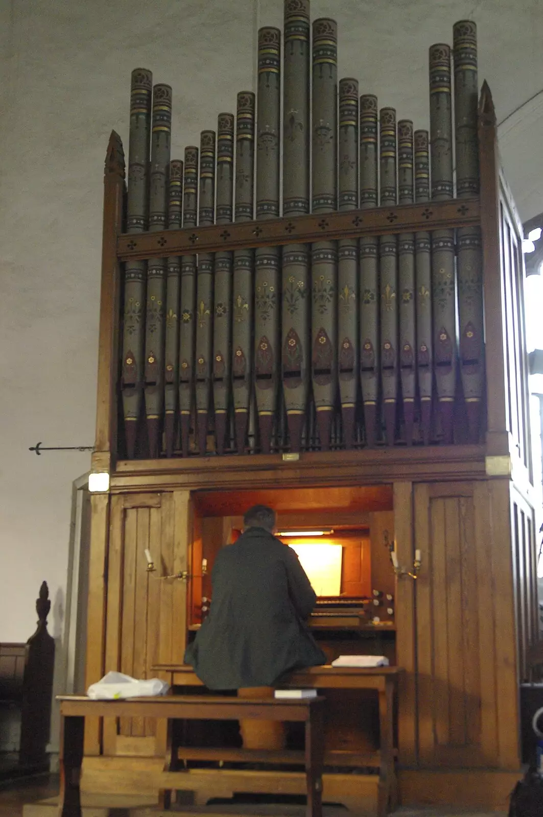 Nosher and the organ, from Organ Practice, Swiss Fondue and Curry With Gov, Thorndon, Cambridge and Diss - 27th January 2008