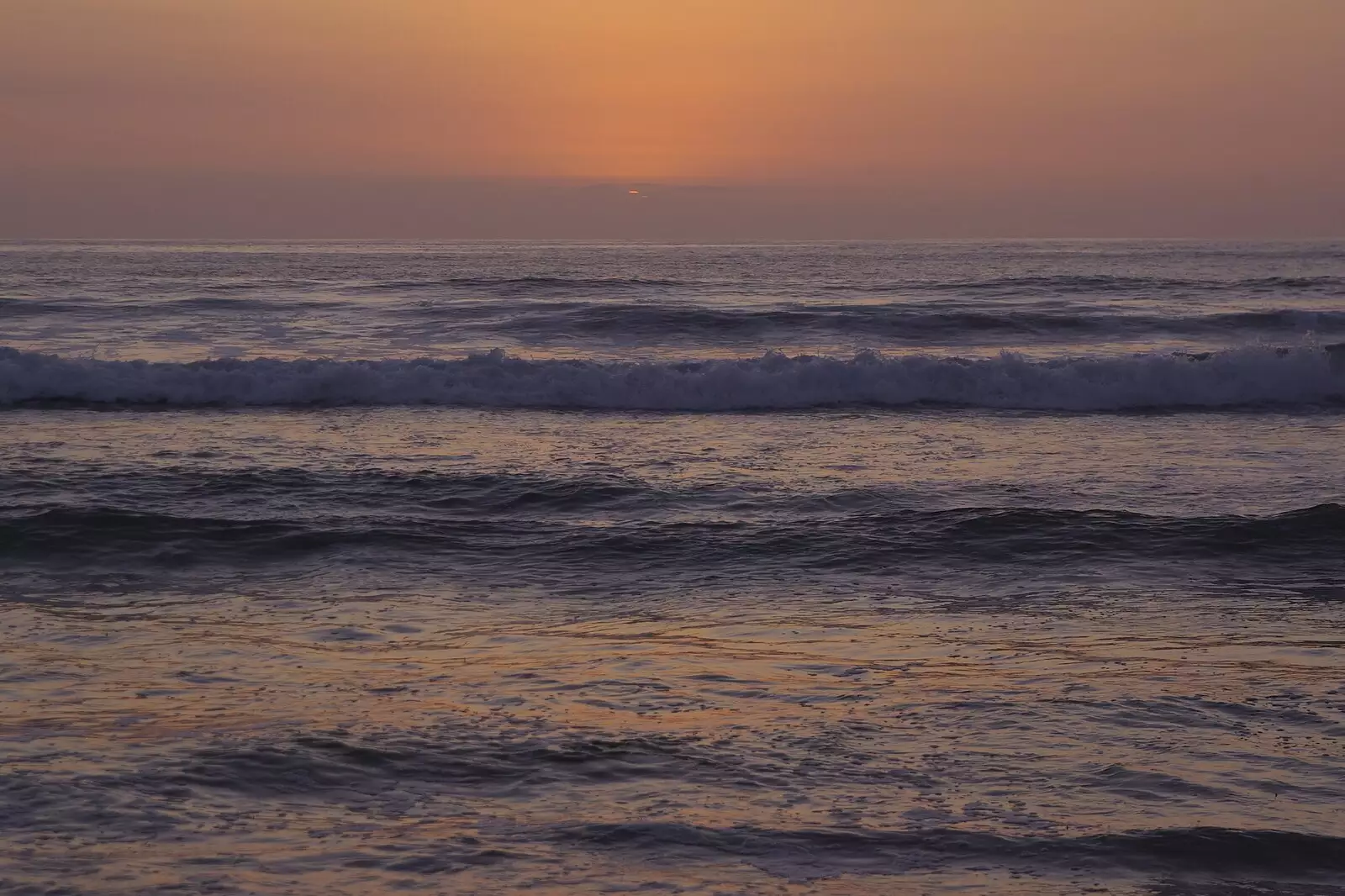 Rolling waves and the disappearing sun, from San Diego 8: The Beaches of Torrey Pines, and Ramona, California, USA - 29th February 2008