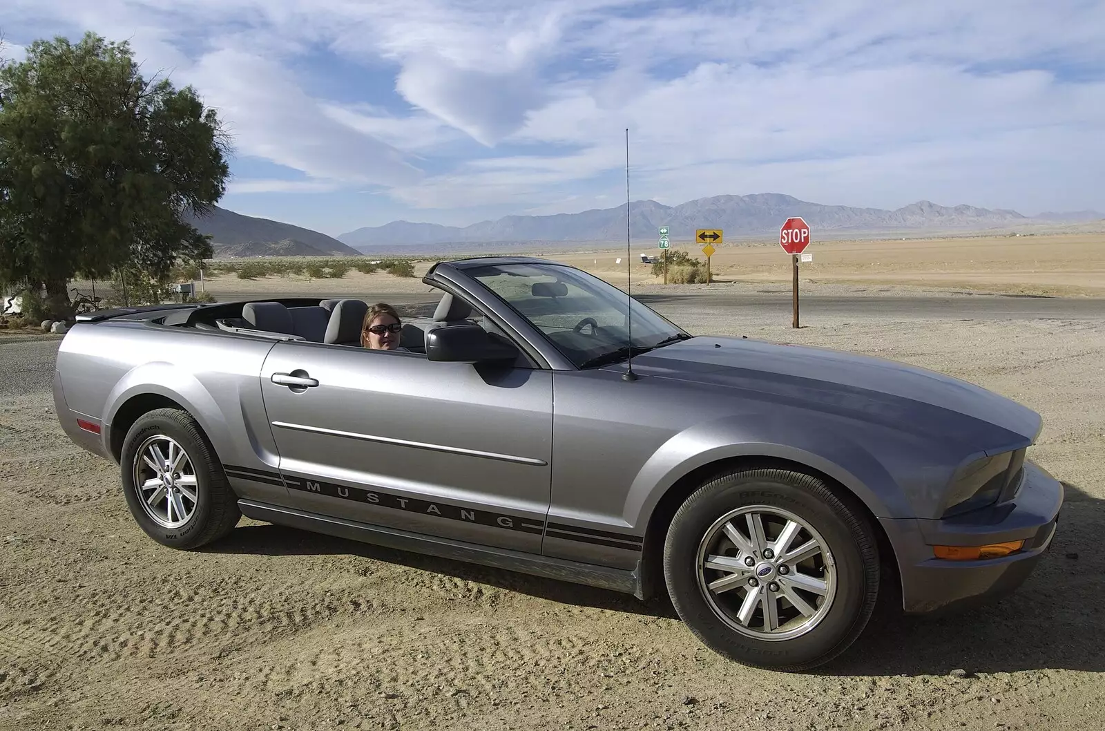 Isobel waits in the Mustang, from The End of the World: Julian to the Salton Sea and Back, California, US - 1st March 2008