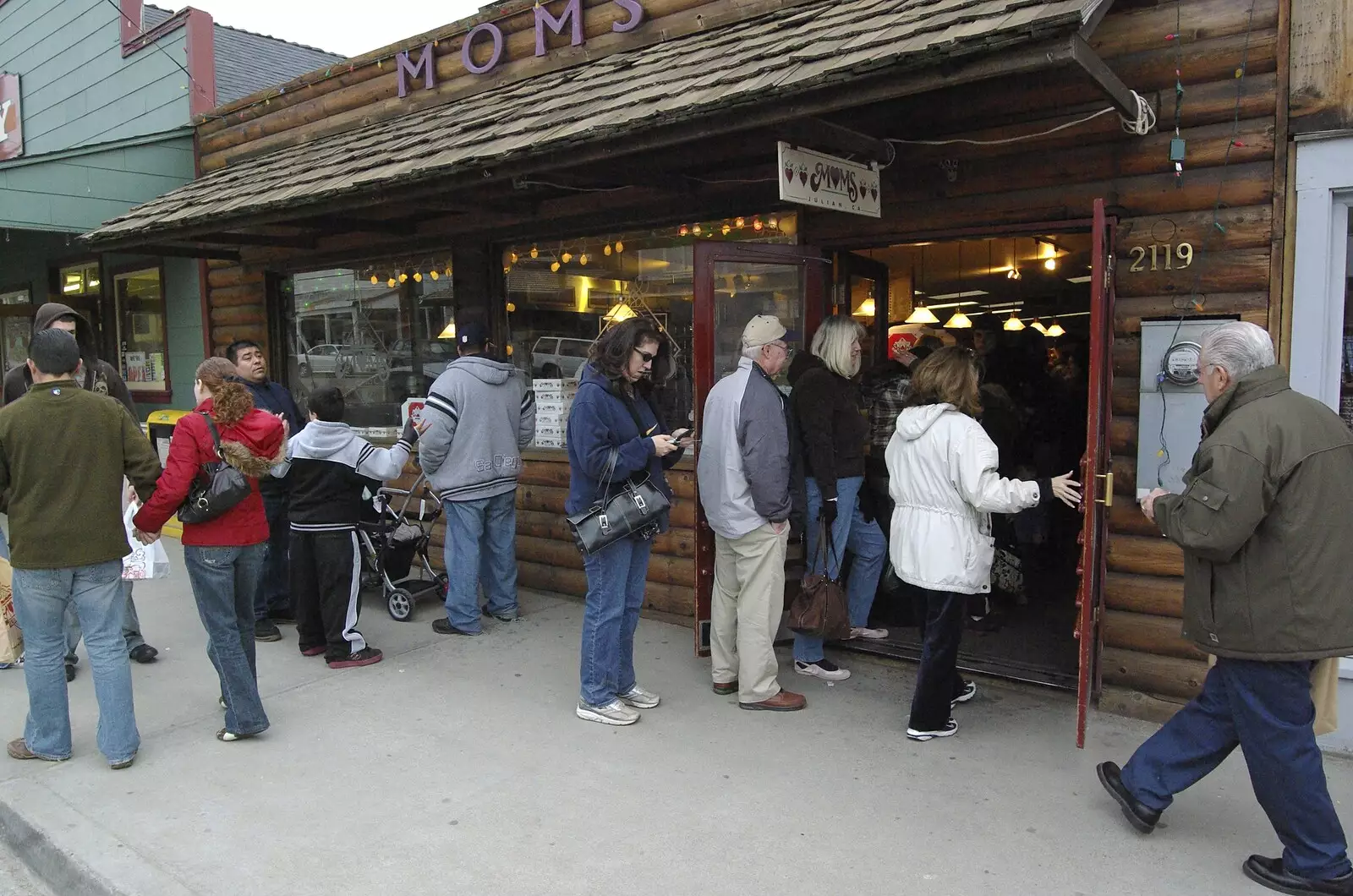 A queue at 'Moms', from The End of the World: Julian to the Salton Sea and Back, California, US - 1st March 2008