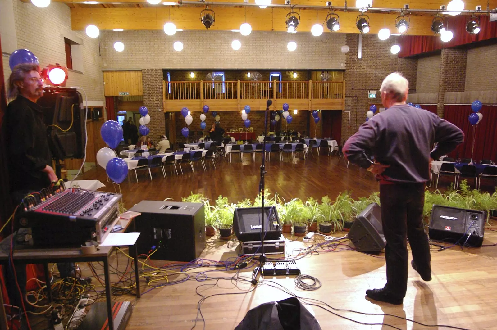 Henry looks out over the hall, from The BBs at the Carnegie Rooms, and a Mill Road Miscellany, Thetford and Cambridge - 22nd April 2008