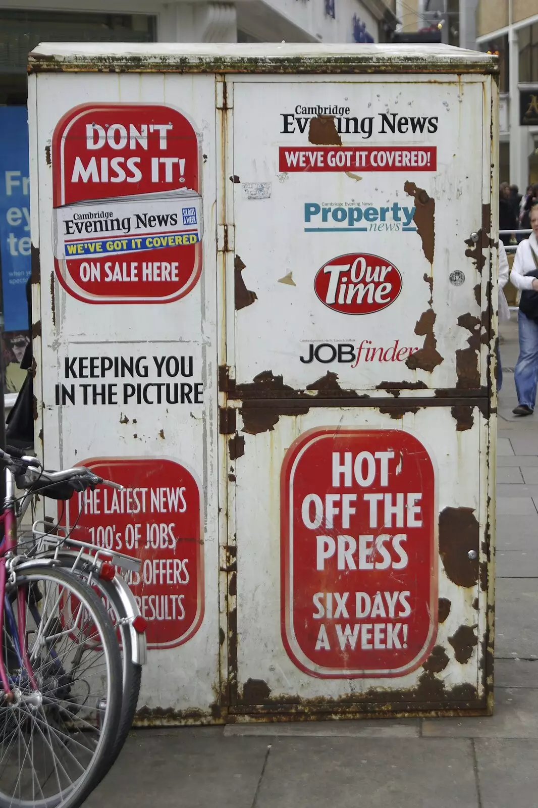 A beat-up Cambridge Evening News stall, from The BBs at the Carnegie Rooms, and a Mill Road Miscellany, Thetford and Cambridge - 22nd April 2008