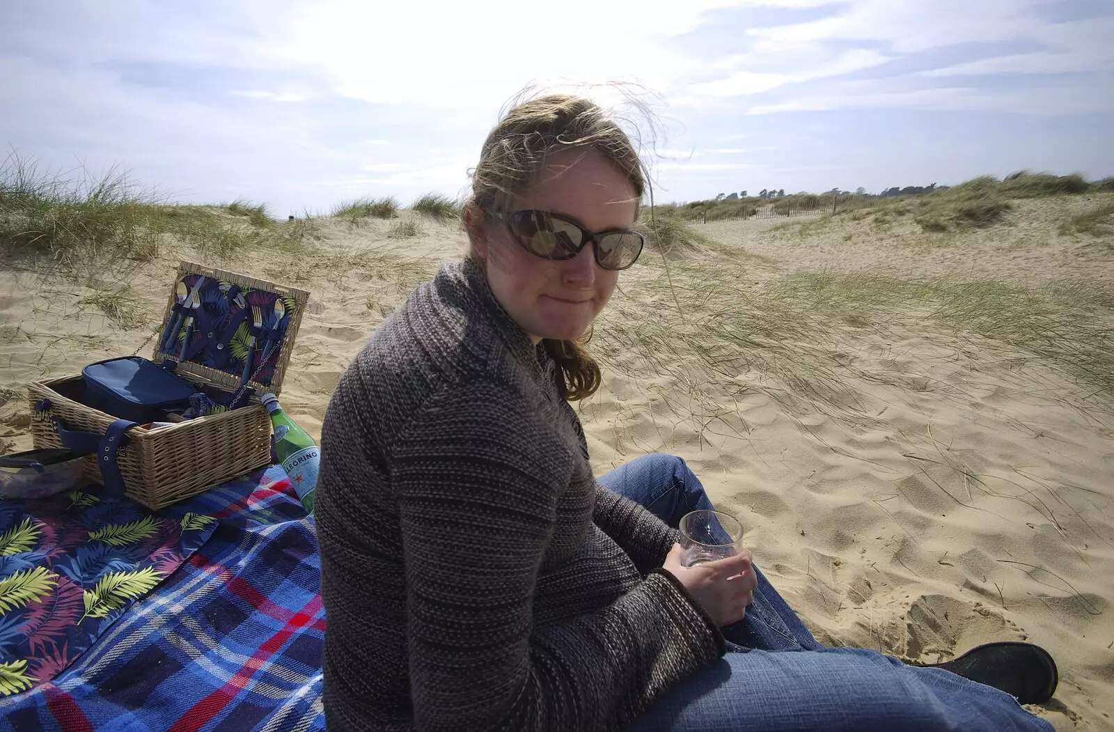 Picnic on the beach near Walberswick, from Hani's Stag Beers and a Punting Trip on the Cam, Cambridge - 1st May 2008