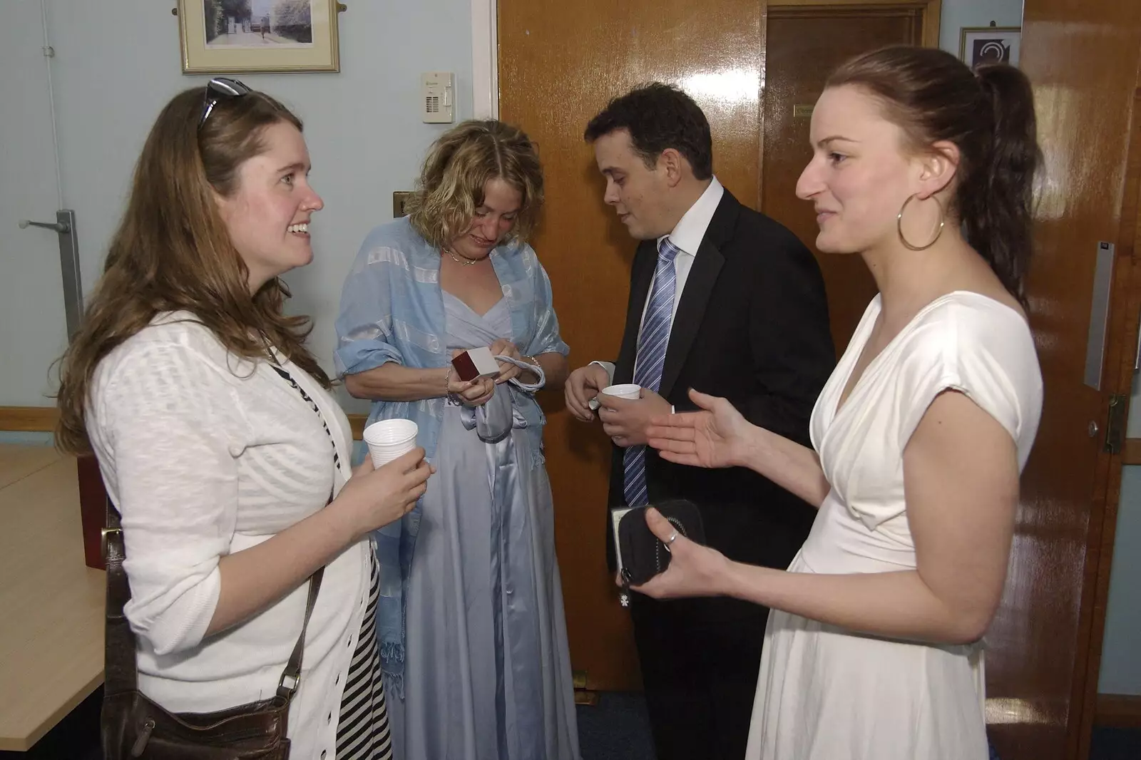 Isobel chats to Anne's sister, from Hani and Anne's Wedding, County Hall, Cambridge - 2nd May 2008