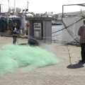 2008 Fisherman untangle fishing nets