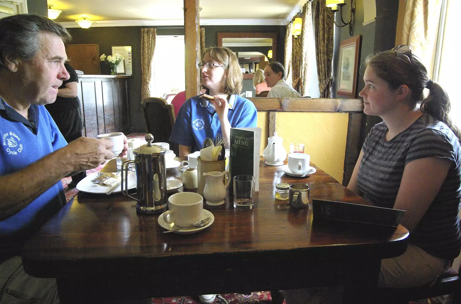 Alan, Sue and Isobel eat breakfast, from The BSCC Weekend Away, Thaxted, Essex - 10th May 2008