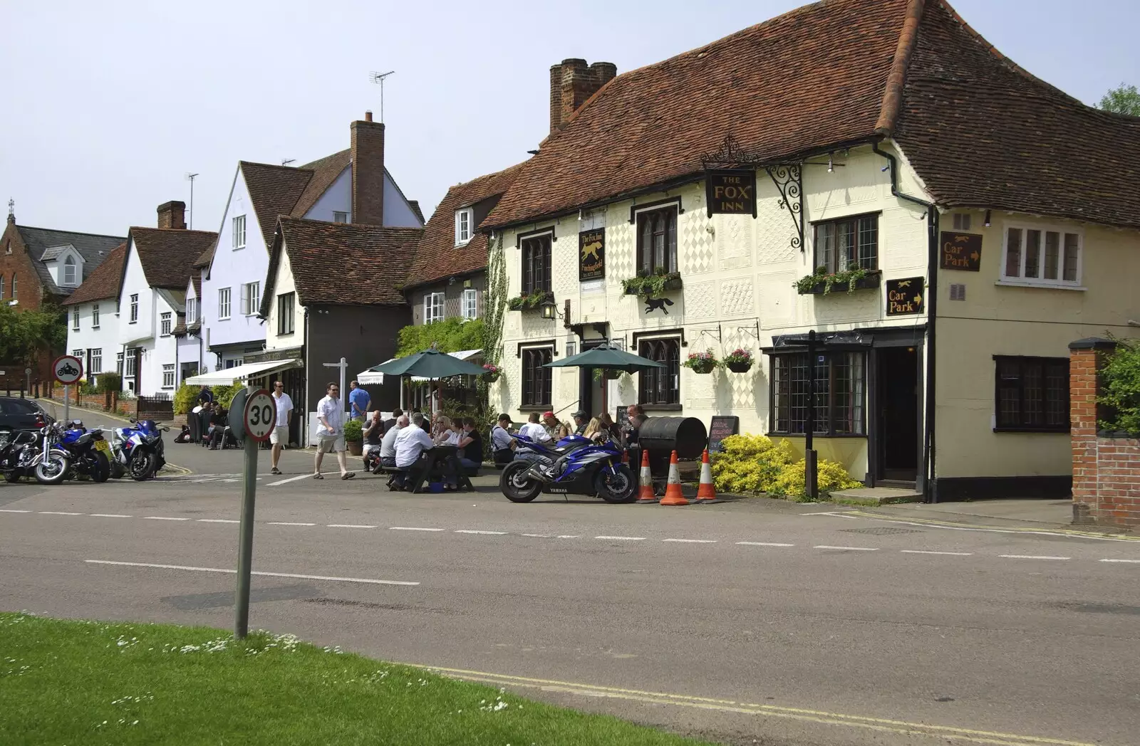 The Fox Inn, Finchingfield, from The BSCC Weekend Away, Thaxted, Essex - 10th May 2008