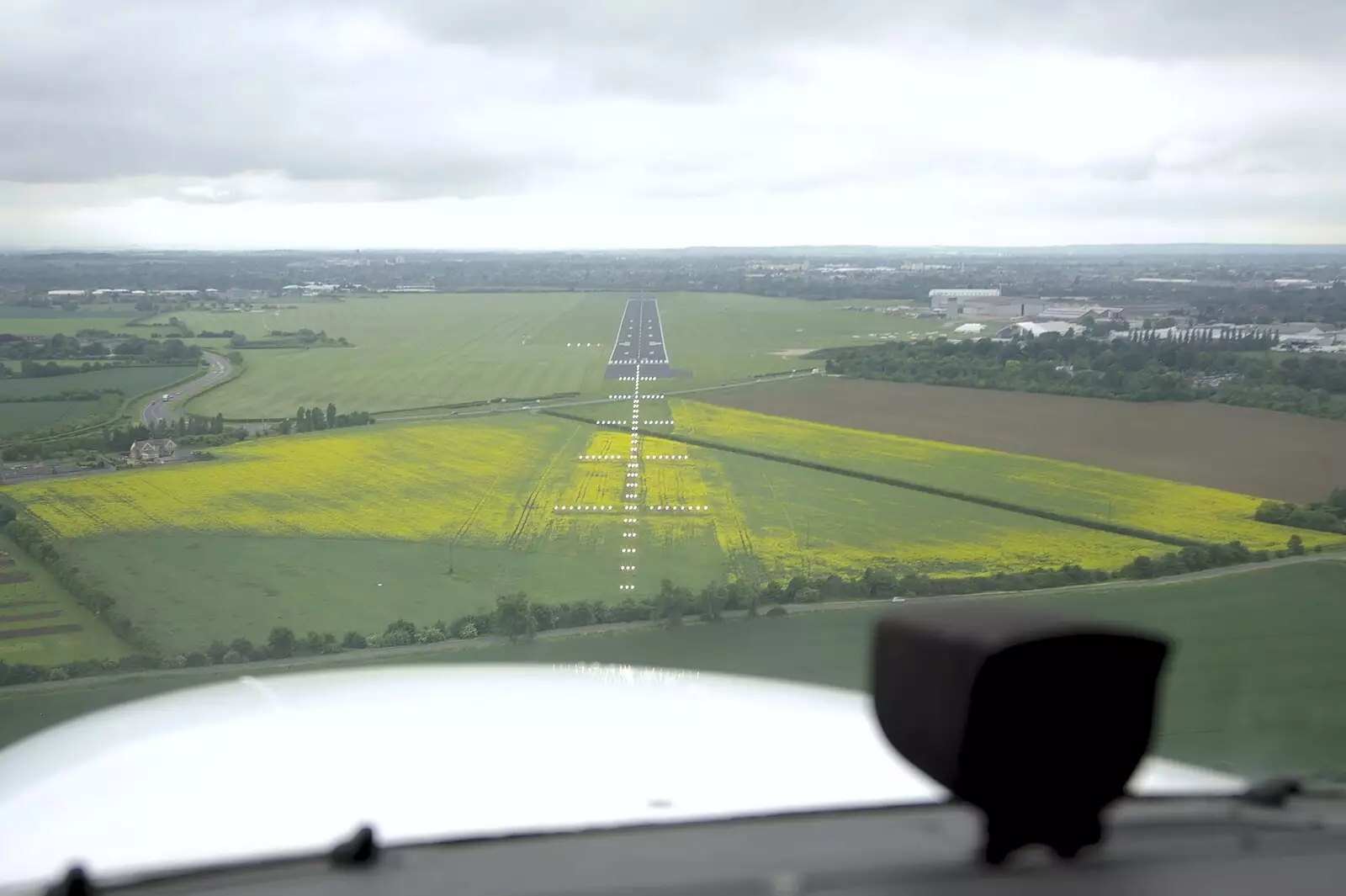 Final approach as we cross the A14, from Nosher Flies a Plane, Cambridge Airport, Cambridge - 28th May 2008