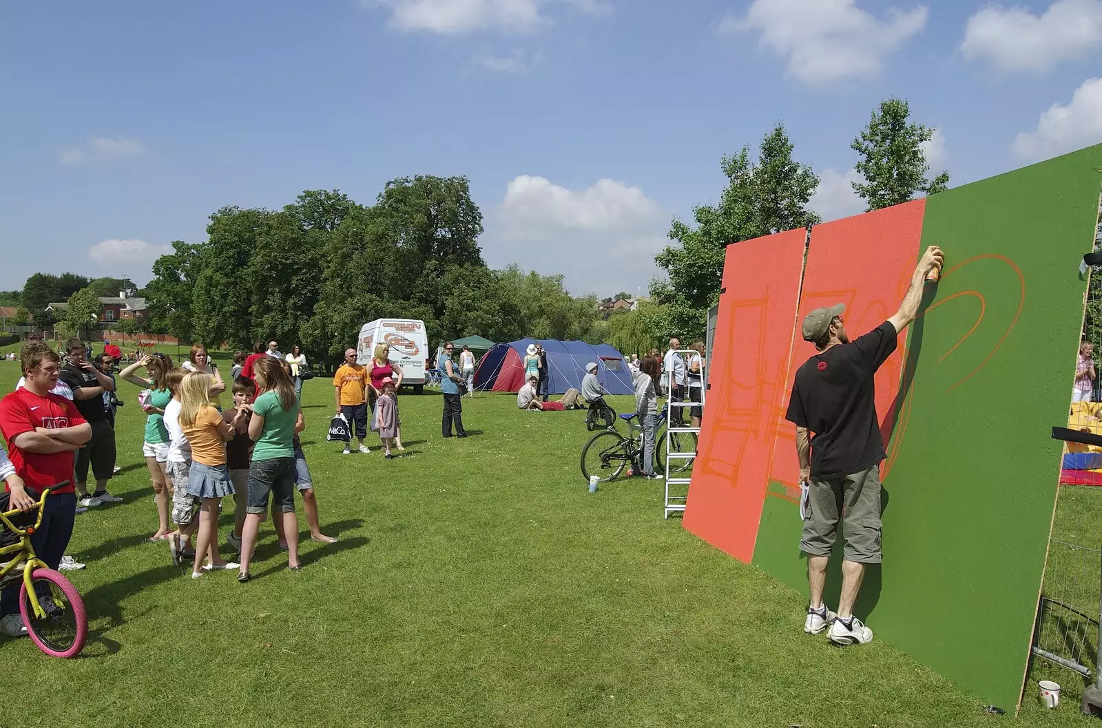 A dude shows how to tag a wall, from Morris Dancing, and Rick Wakeman Opens the Park Pavillion Mural, Diss, Norfolk - 30th May 2008