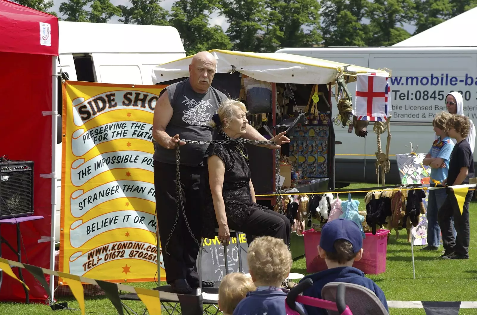 A traditional side-show does its thing, from A New Bedroom, and The Cambridge County Show, Parker's Piece, Cambridge and Brome - 14th June 2008