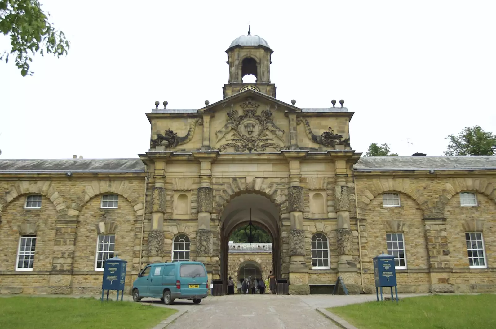 The stable gate at Chatsworth, from Driving a Racing Car, Three Sisters Racetrack, Wigan, Lancashire - 24th June 2008