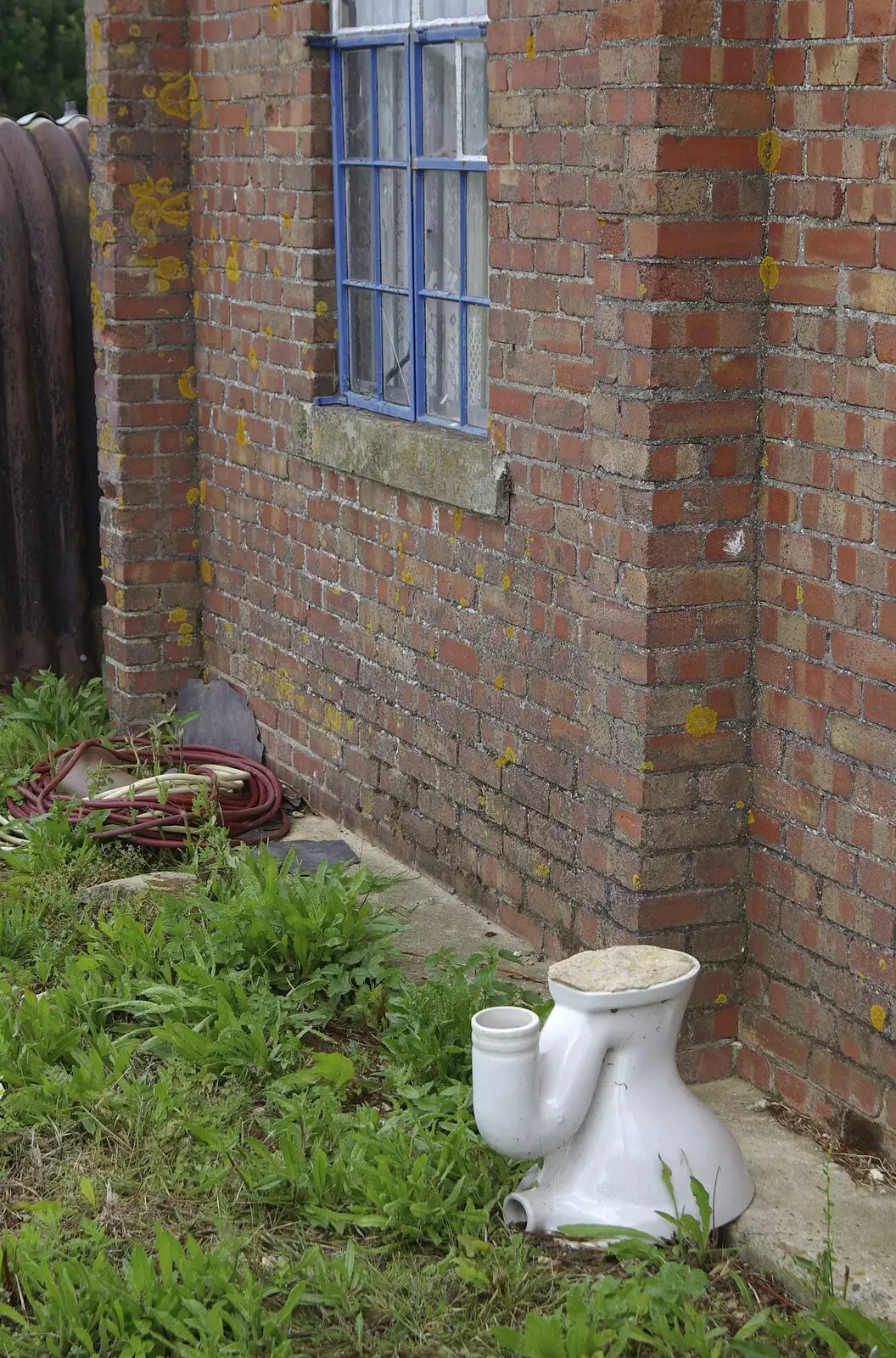 Outside, a toilet is randomly lying around, from Debach And the B-17 "Liberty Belle", Suffolk - 12th July 2008