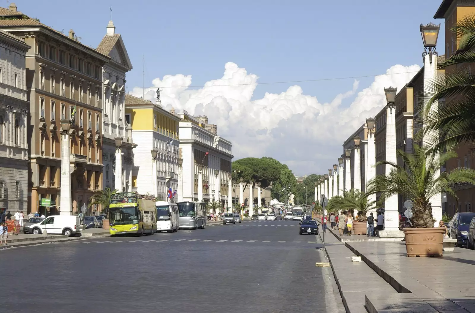 The wide avenue leading up the St. Peter's, from A Sojourn in The Eternal City, Rome, Italy - 22nd July 2008