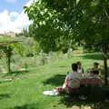 We hang out by the picnic table, Tenuta Il Palazzo in Arezzo, Tuscany, Italy - 22nd July 2008