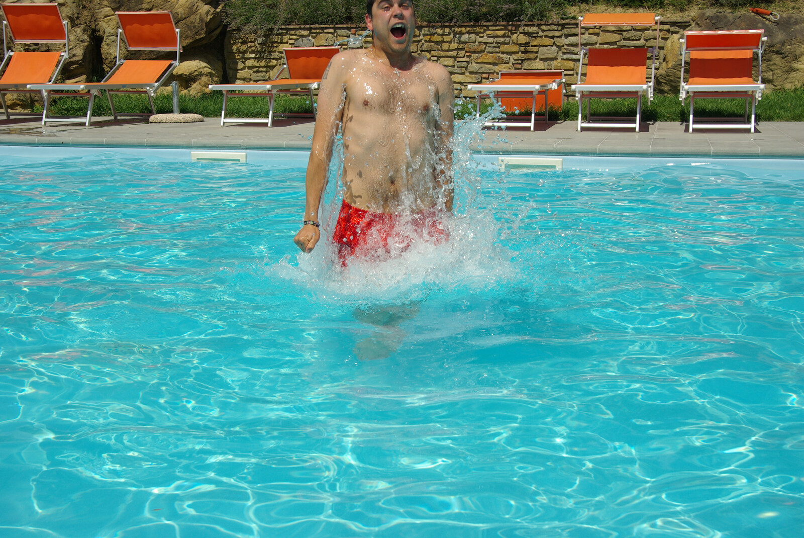 Pieter leaps out of the water from Tenuta Il Palazzo in Arezzo, Tuscany, Italy - 22nd July 2008
