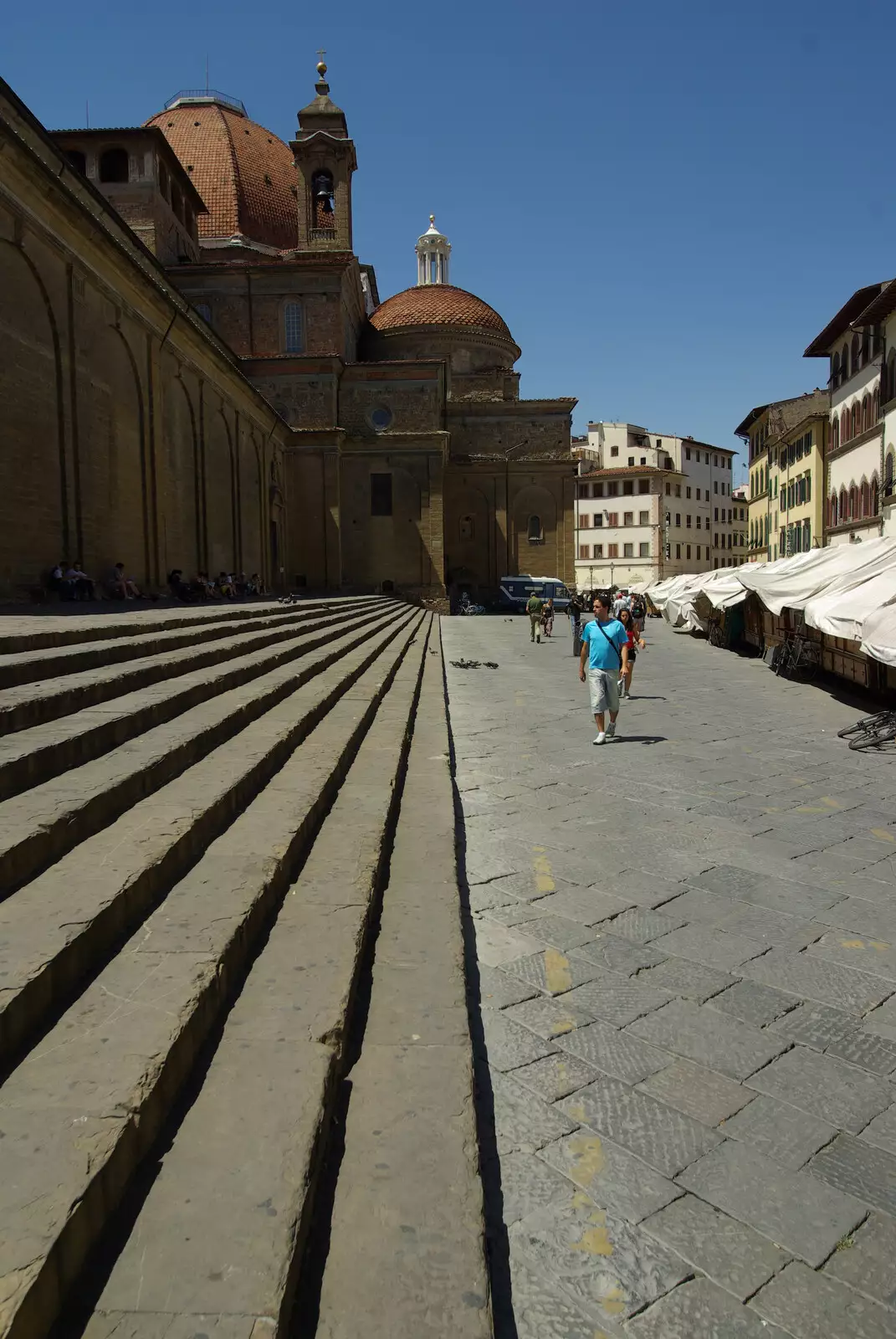 A quieter spot, and some long steps, from A Day Trip to Firenze, Tuscany, Italy - 24th July 2008