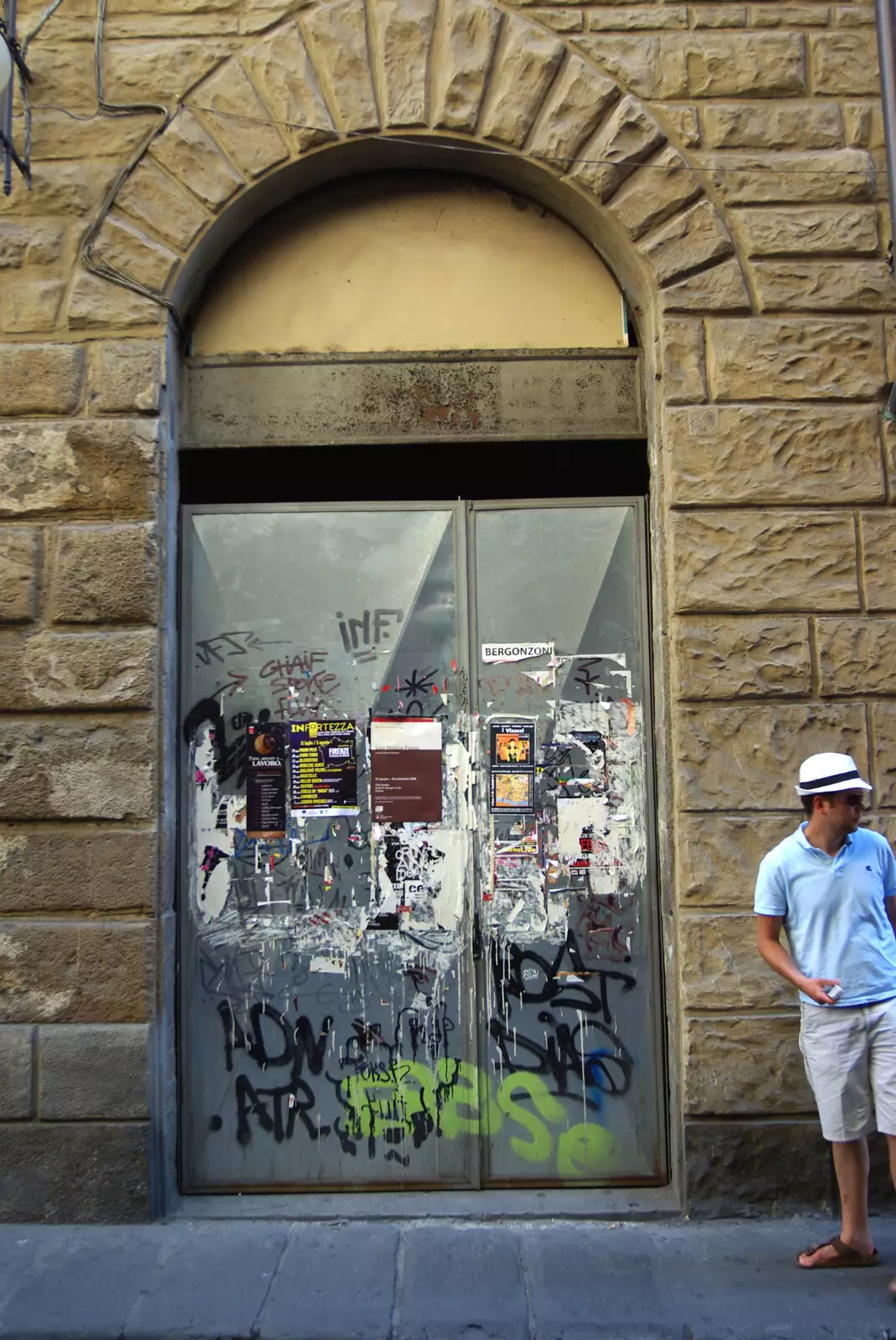 Pieter and a door-full of graffiti, from A Day Trip to Firenze, Tuscany, Italy - 24th July 2008