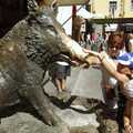 A Day Trip to Firenze, Tuscany, Italy - 24th July 2008, Kids stroke the nose of a drooling bronze boar