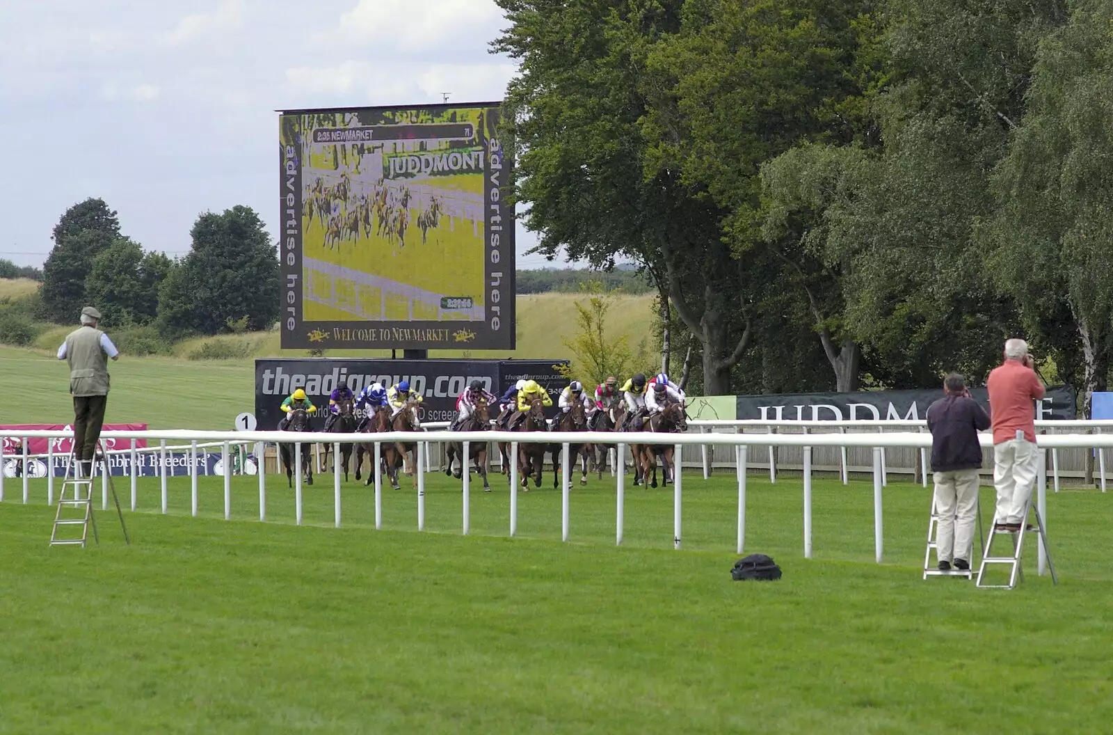 The pack comes in to the final straight, from A Day At The Races, Newmarket, Suffolk - 23rd August 2008