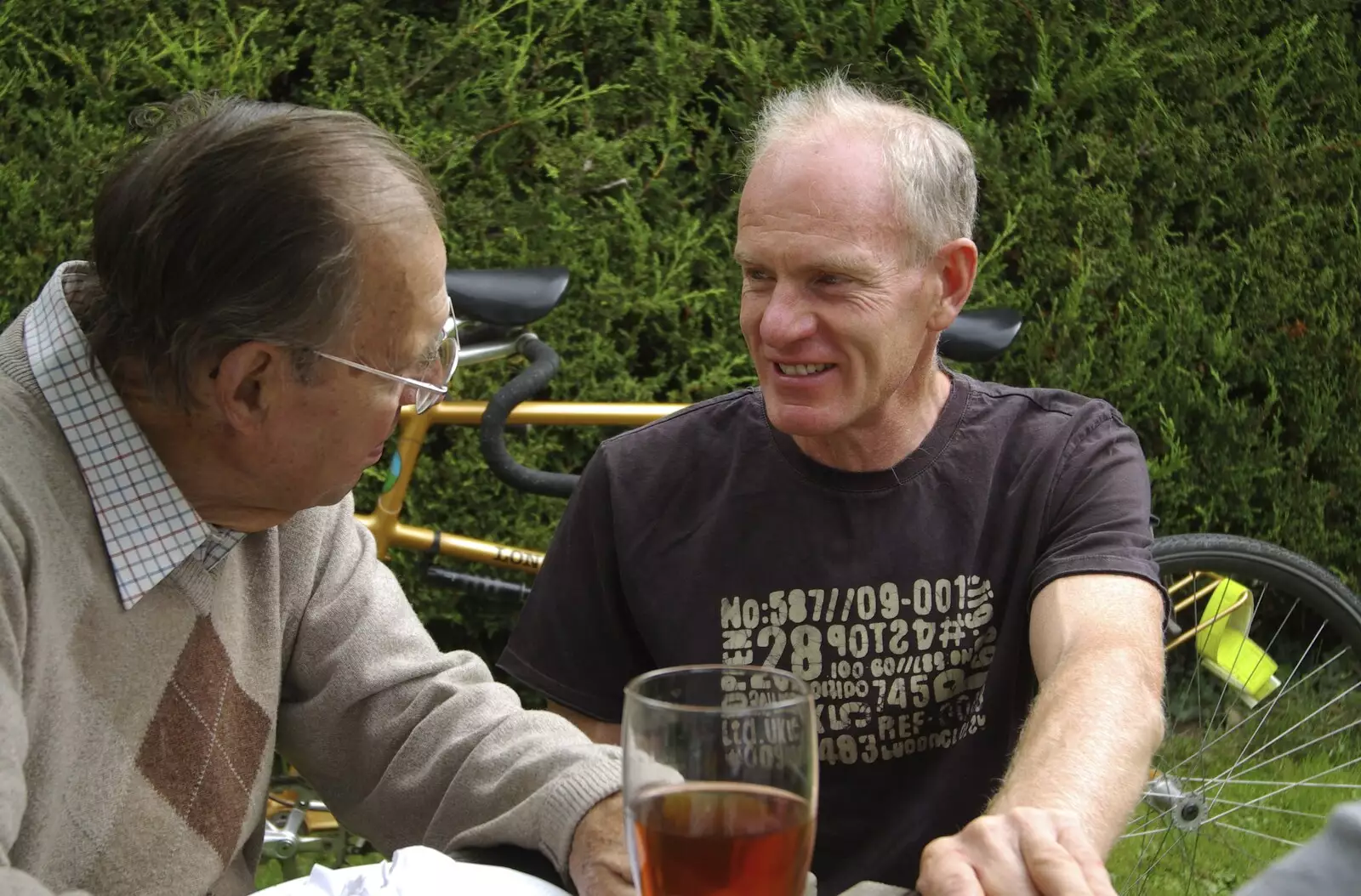 Steve, Sam and Daisy's dad, at The Tree, from Sam and Daisy at The Cherry Tree, and Sis and Matt Visit, Suffolk - 14th September 2008