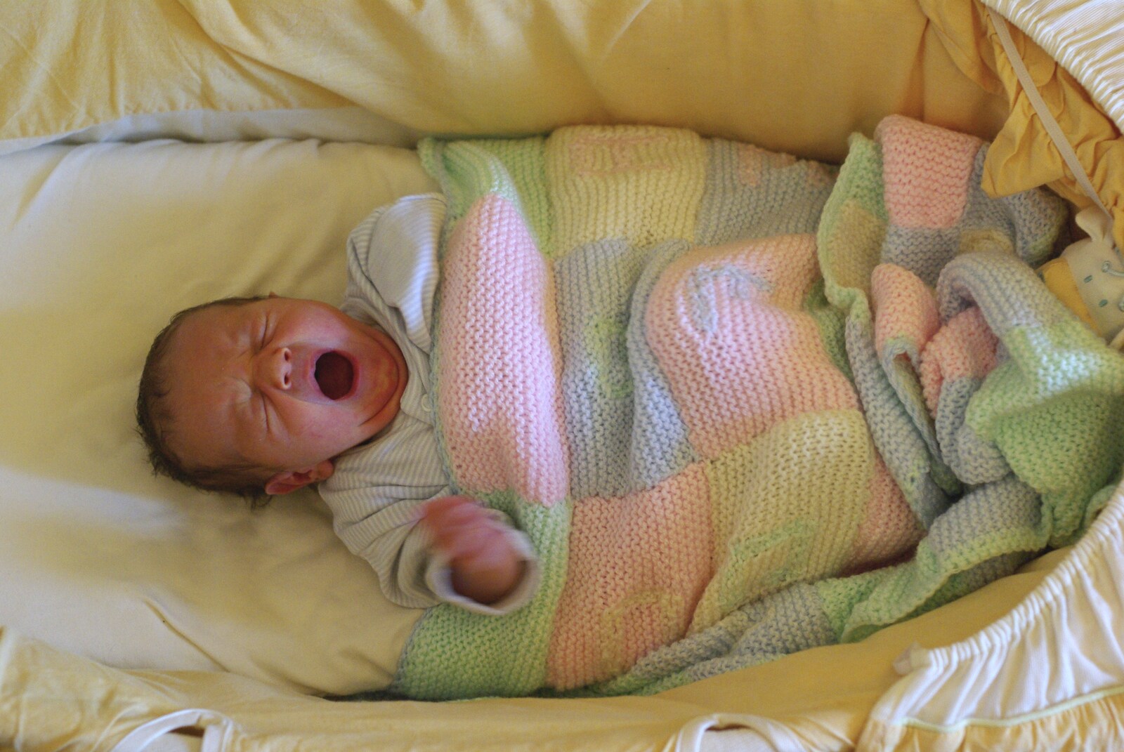 Sprogday: Nosher and Isobel Become Parents, The Rosie, Cambridge - 25th September 2008: A big yawn: nestling under a blanket knitted by Spammy