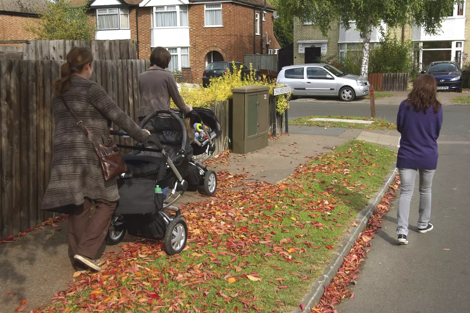 The mums take the sprogs out for a walk, from Fred's Further Adventures, Ward Road, Cambridge - 10th October 2008