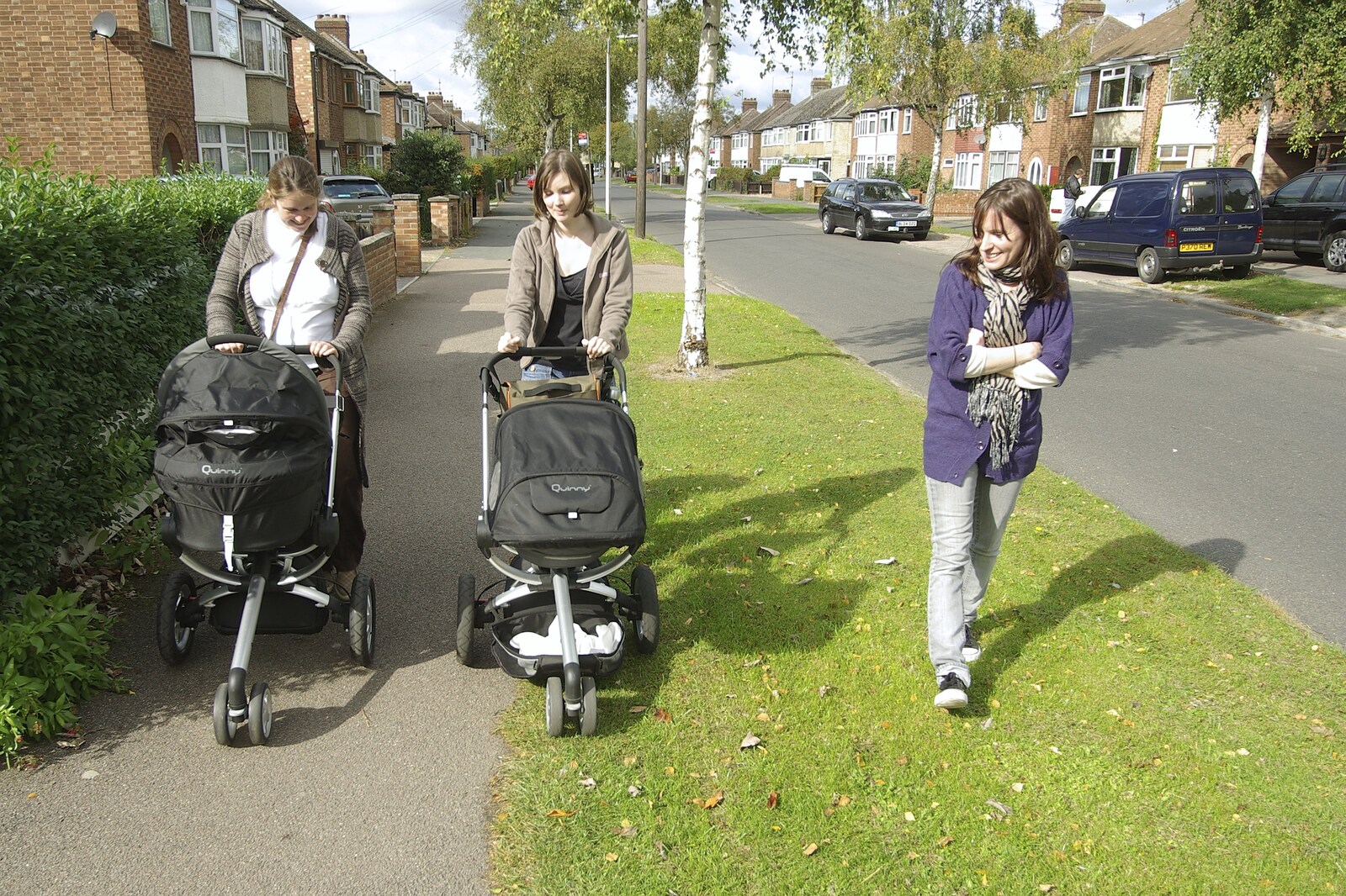 Fred's Further Adventures, Ward Road, Cambridge - 10th October 2008: New mums, and Caoimhe the Shoe on Birdwood Road