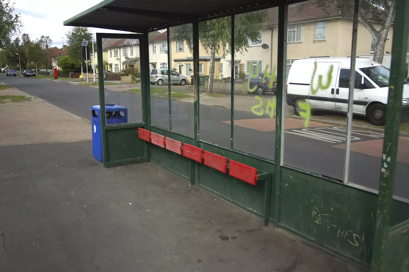 An empty bus shelter, Birdwood Road, from Fred's Further Adventures, Ward Road, Cambridge - 10th October 2008