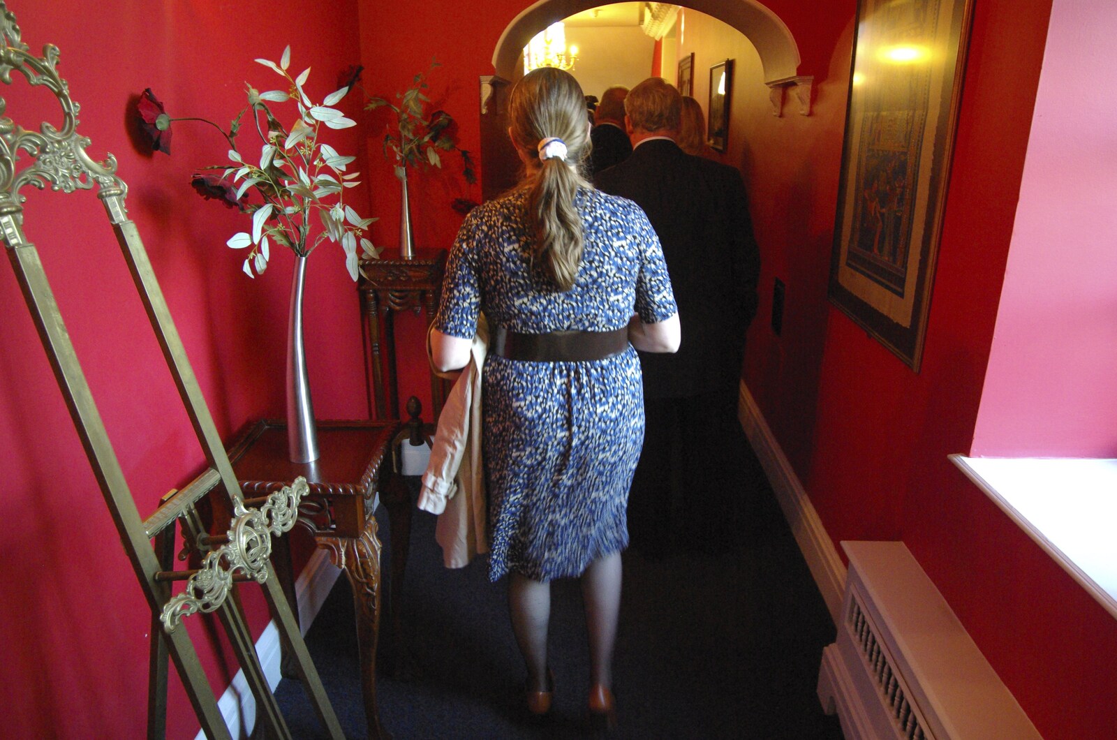 Matt and Emma's Wedding, Quendon, Essex - 7th November 2008: Isobel in a red corridor