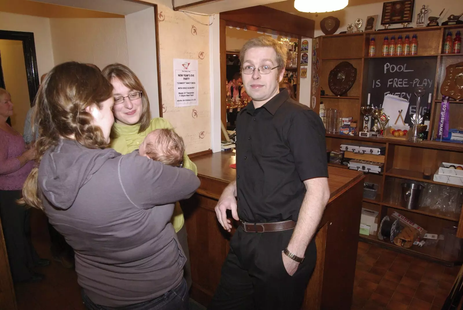 Isobel and Fred meet Marc and Sue at the bar, from Bill and Carmen's Post-Wedding Thrash, Yaxley Cherry Tree, Suffolk - 8th November 2008