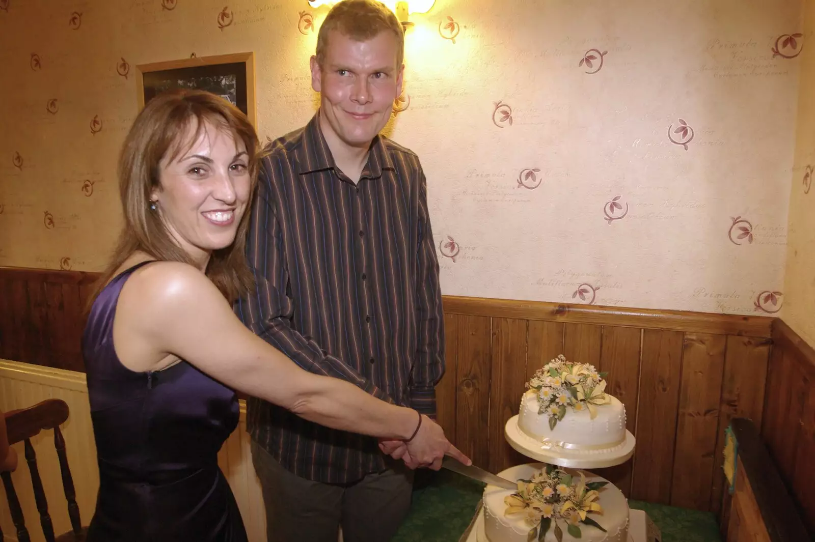 Carmen and Bill cut the cake, from Bill and Carmen's Post-Wedding Thrash, Yaxley Cherry Tree, Suffolk - 8th November 2008