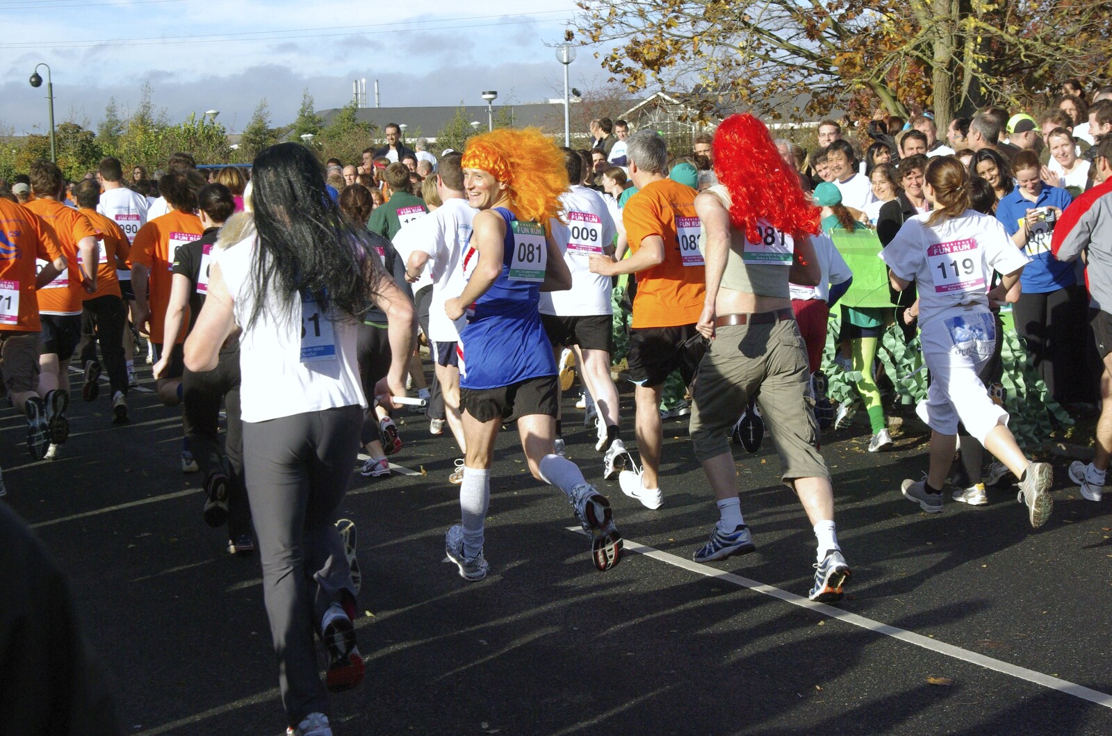 The Cambridge Fun Run, Milton Road, Cambridge - 14th November 2008: Bright wigs run off 