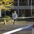 Steve comes in from his run - just over 6 minutes, The Cambridge Fun Run, Milton Road, Cambridge - 14th November 2008