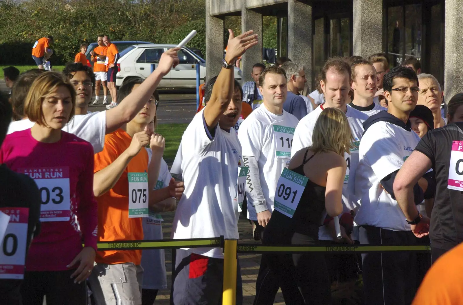 In the background, Dan from Qualcomm waits, from The Cambridge Fun Run, Milton Road, Cambridge - 14th November 2008