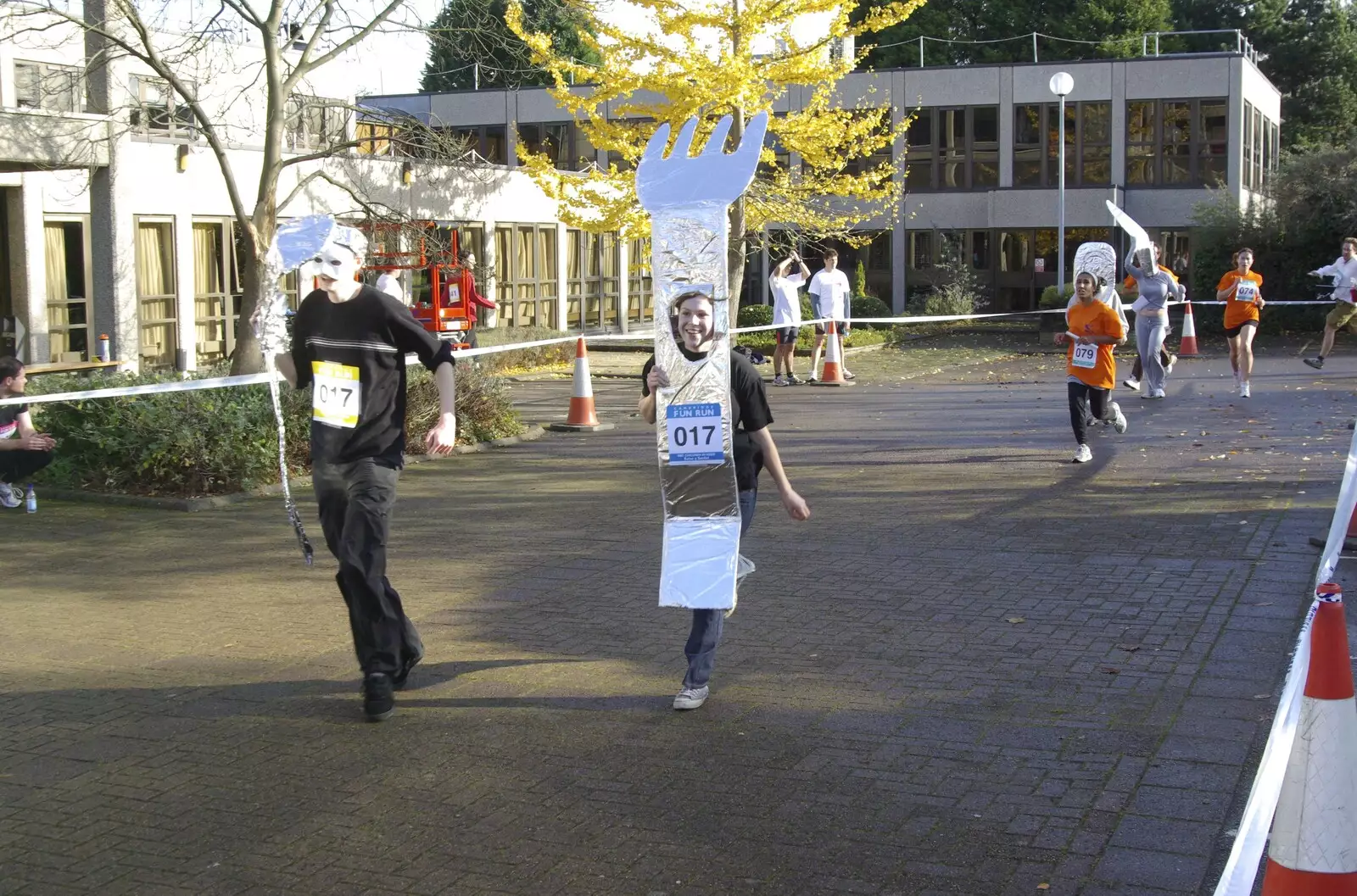 The collection of cutlery makes it back, from The Cambridge Fun Run, Milton Road, Cambridge - 14th November 2008