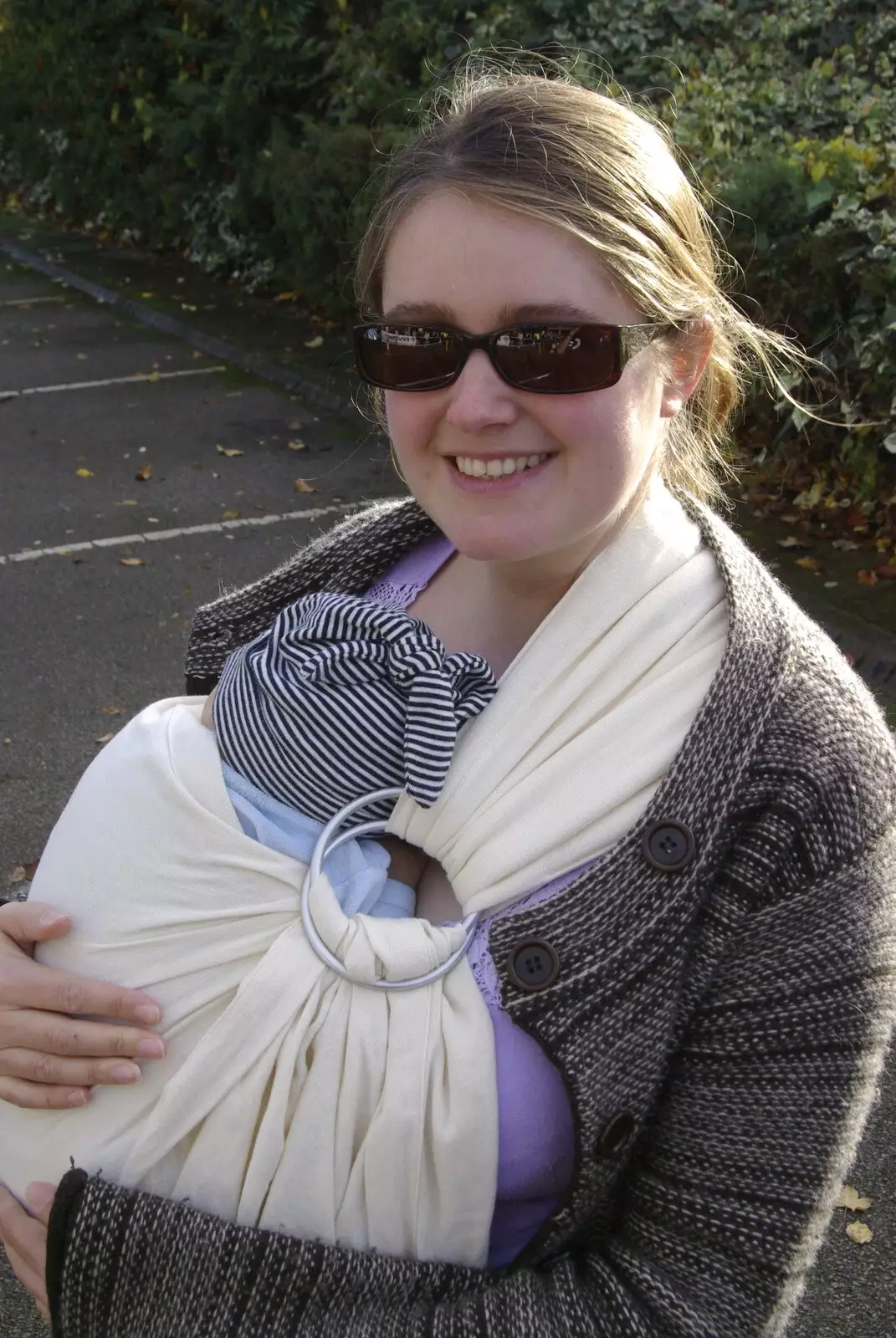 Isobel with Fred-in-a-sling, from The Cambridge Fun Run, Milton Road, Cambridge - 14th November 2008