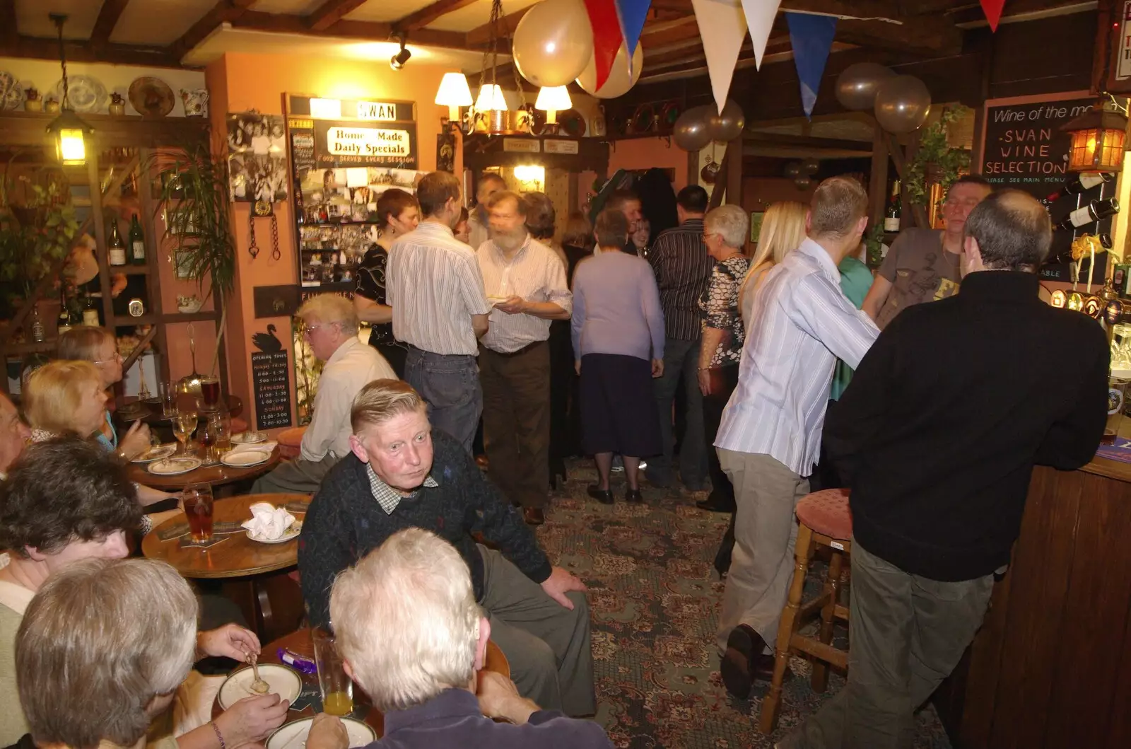 The scene in the Swan, from The Swan Inn's 25th Anniversary, Brome, Suffolk - 14th November 2008