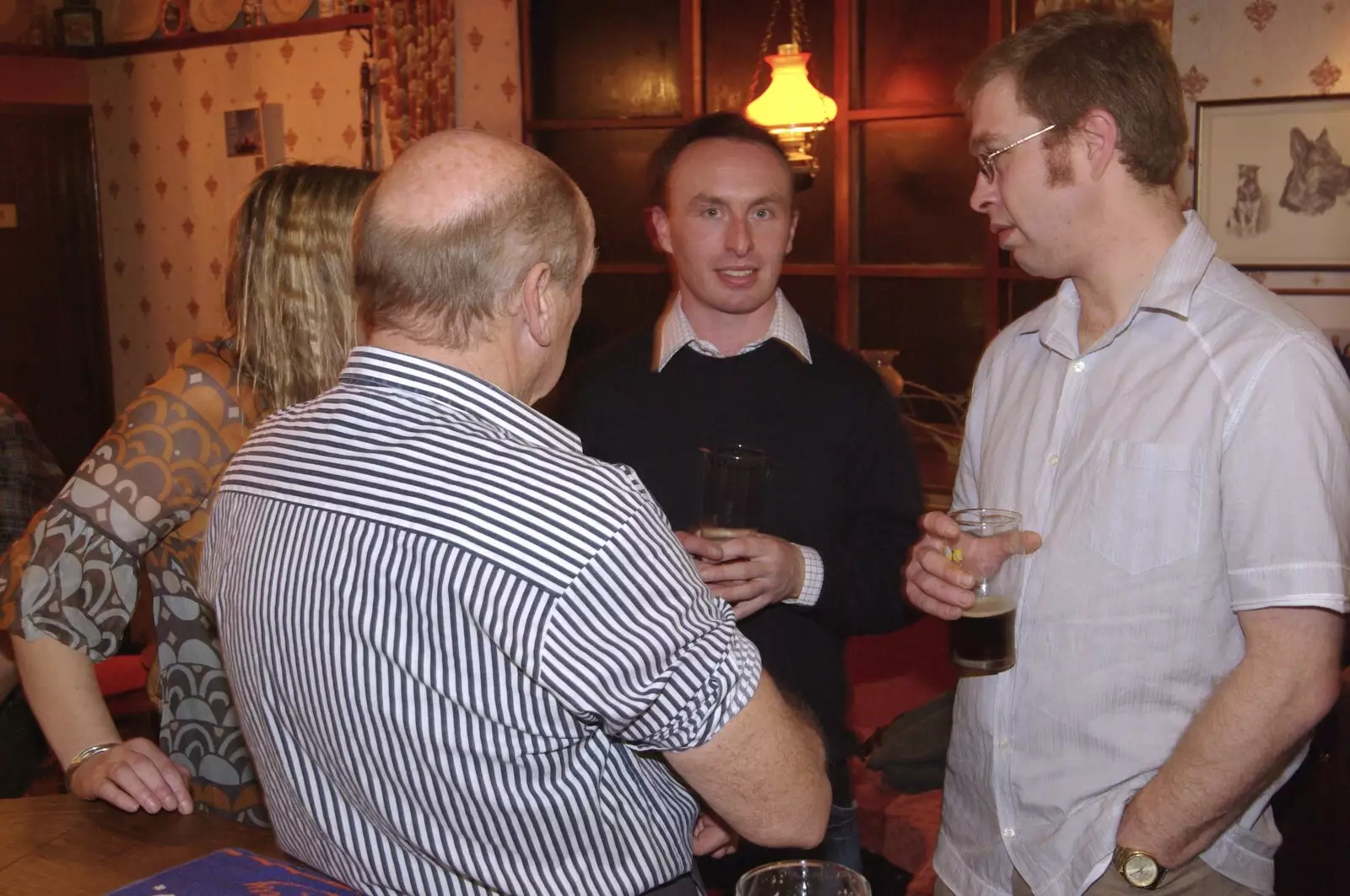 Dave L chats with Mick the Brick and Marc, from The Swan Inn's 25th Anniversary, Brome, Suffolk - 14th November 2008