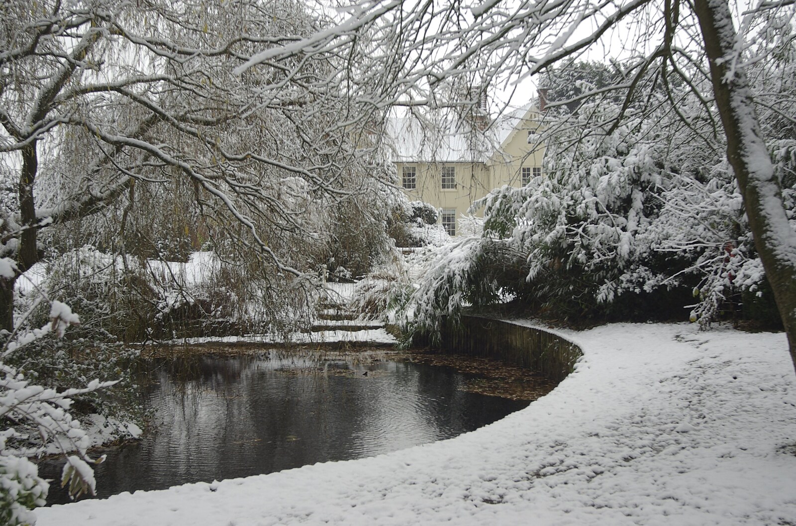 Snow Days, Brome, Suffolk - 22nd November 2008: A picturesque scene from the gardens of the Cornwallis Hotel